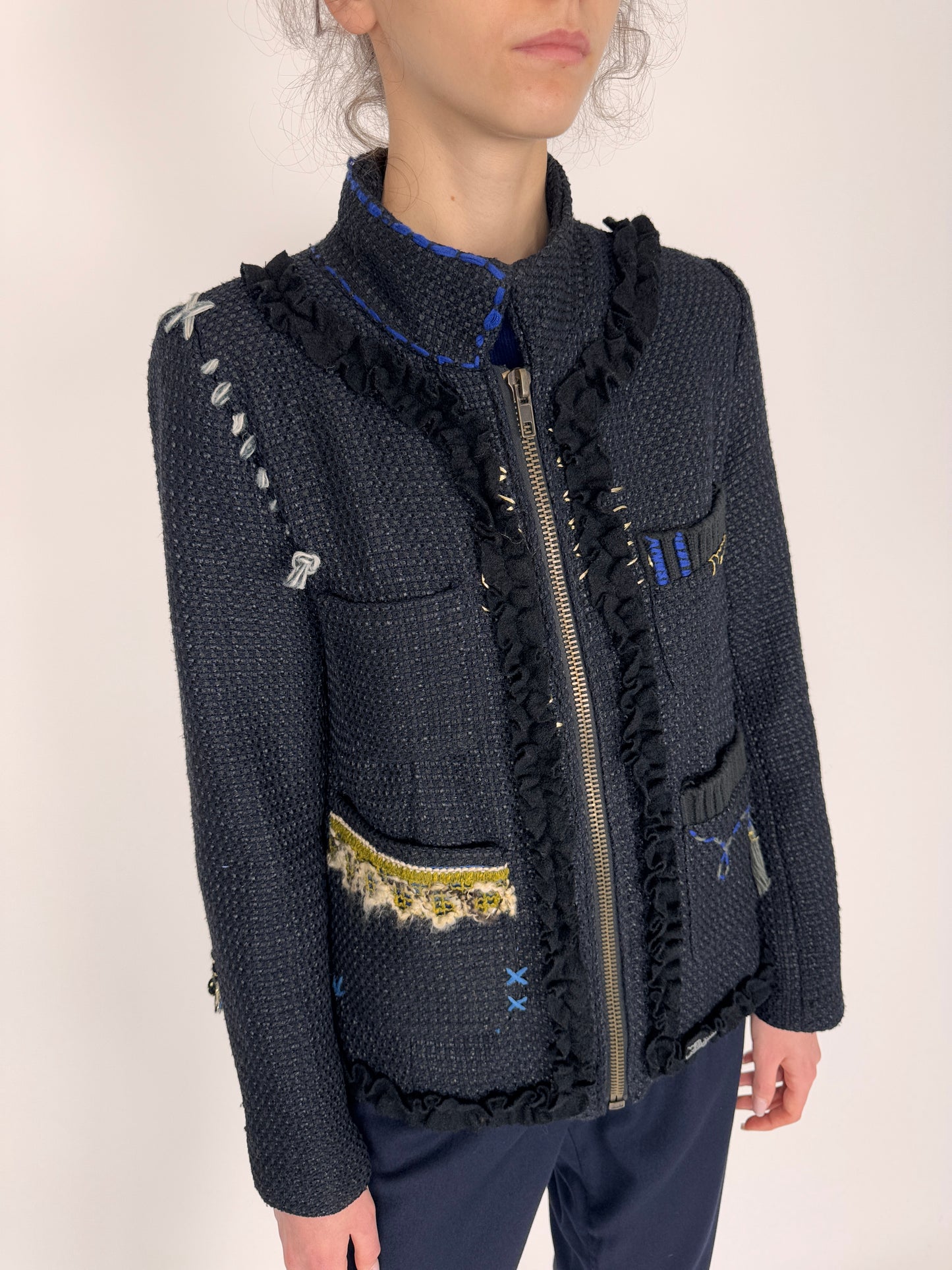 Jacheta Desigual din tweed din mix de lana cu broderie și aplicații