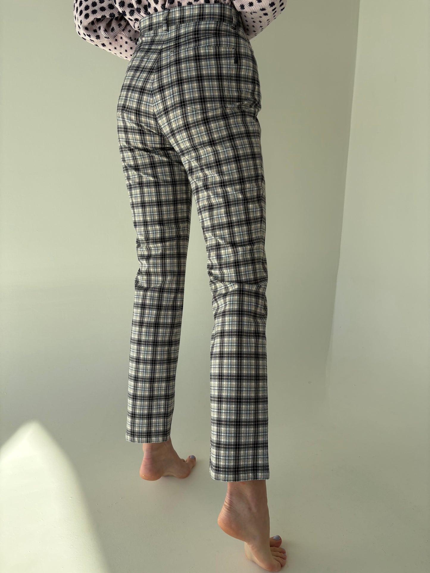 Jeans ultra confort modelatori carouri și combinație clasică de culori