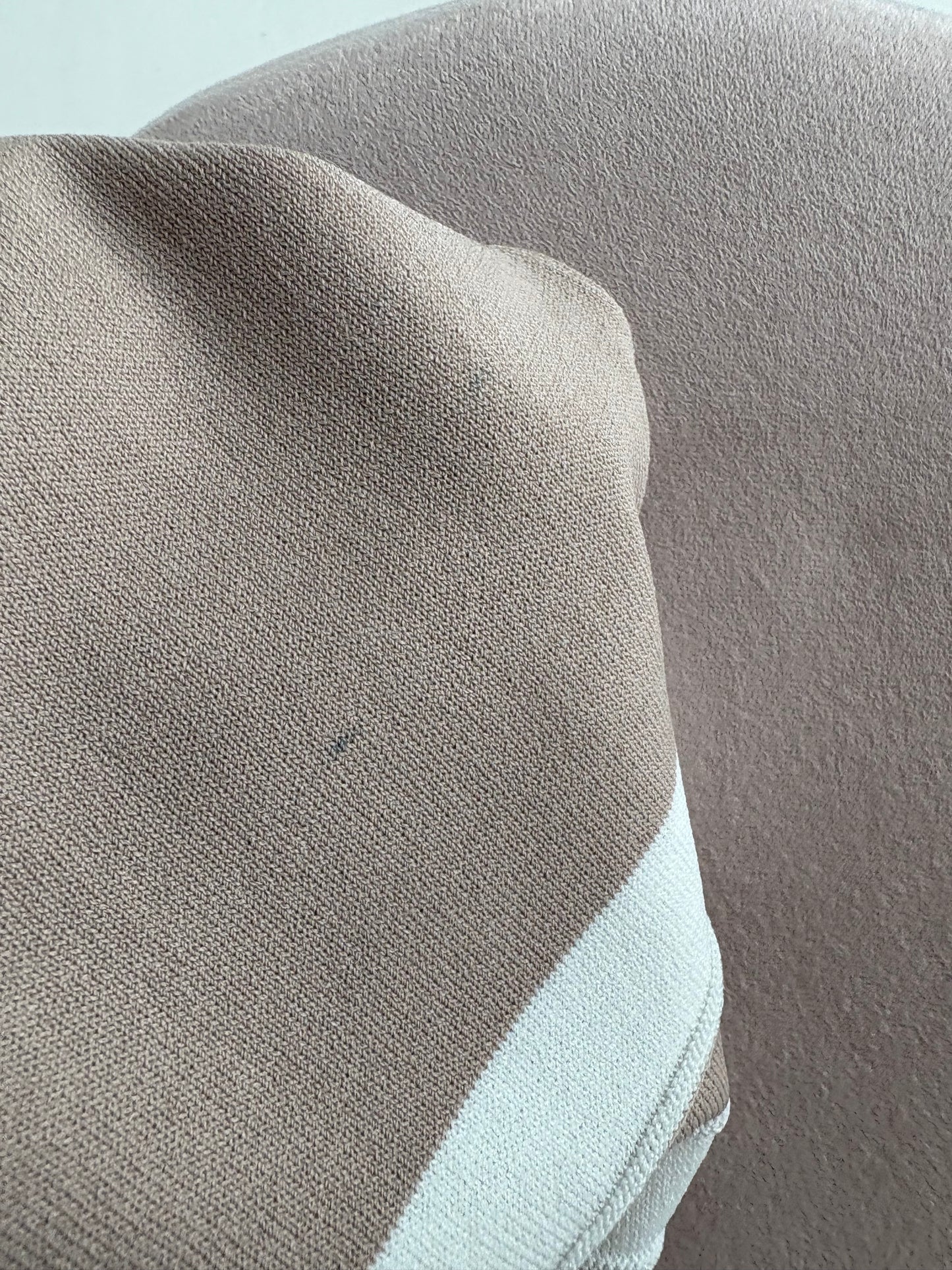 Top din jerse premium cafe au lait cu dungi albe