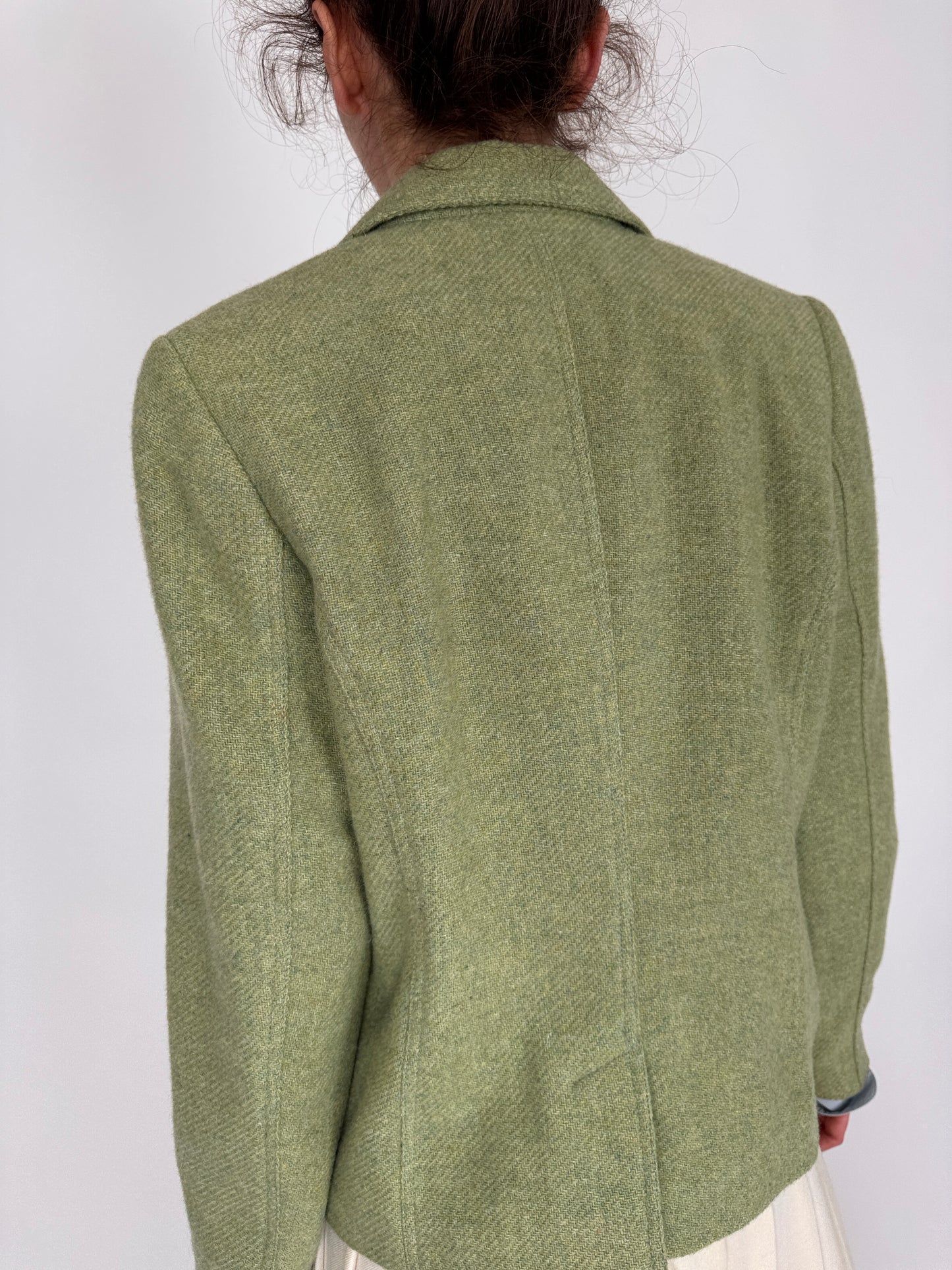 Sacou verde crud ușor cambrat din stofă de lana cu mohair