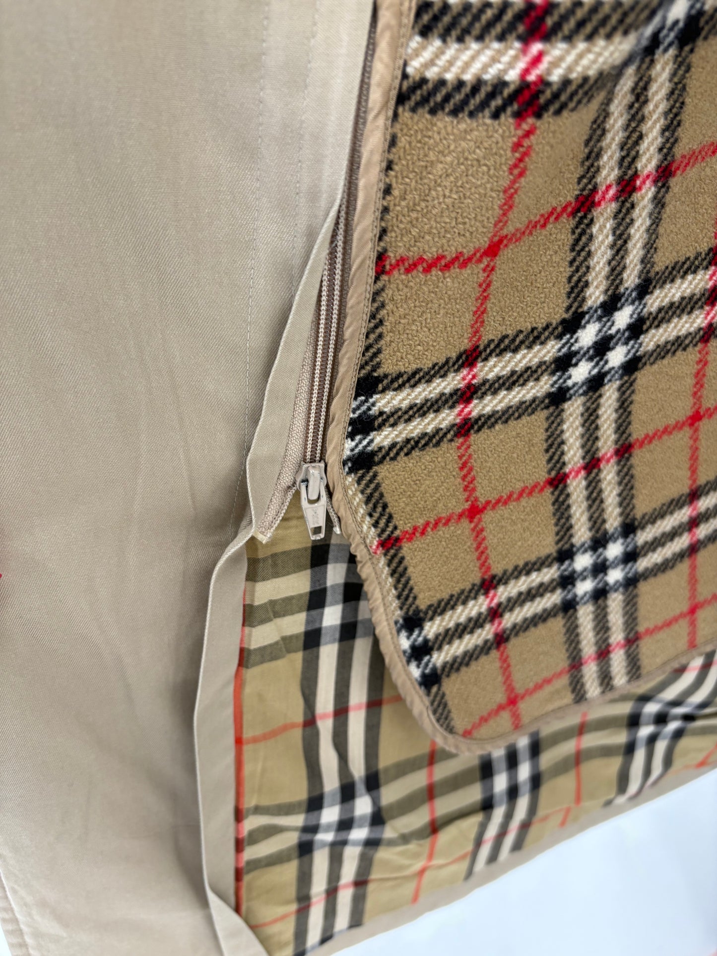 Trench high end Burberry tall de toamnă-iarnă cu liner de lana detașabil