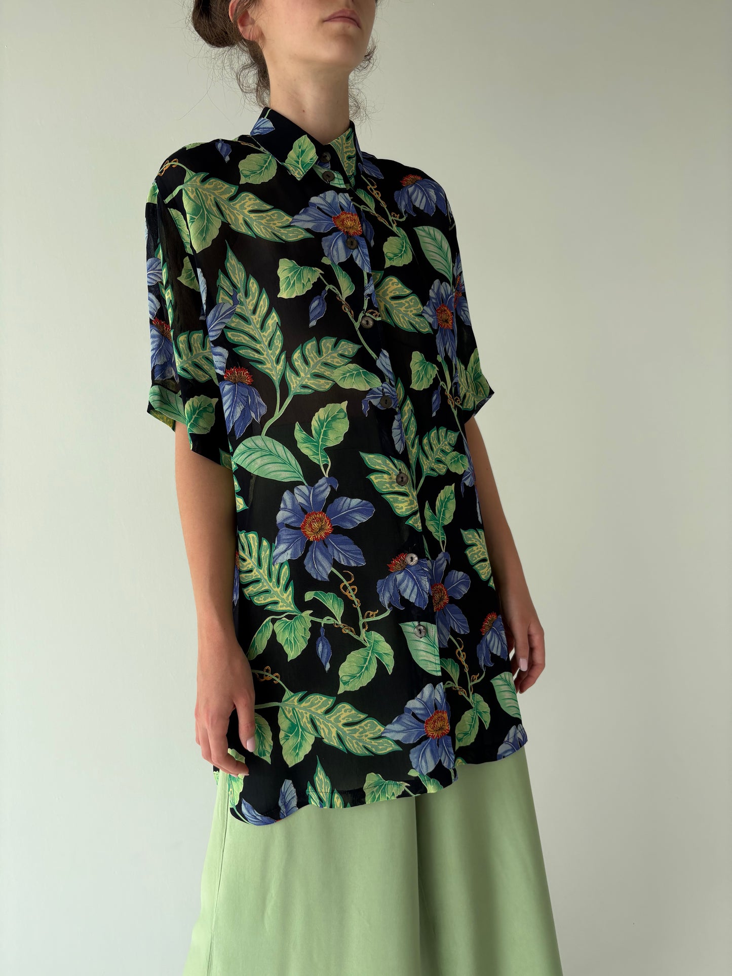Cămașa vintage vaporoasă cu print organic superb