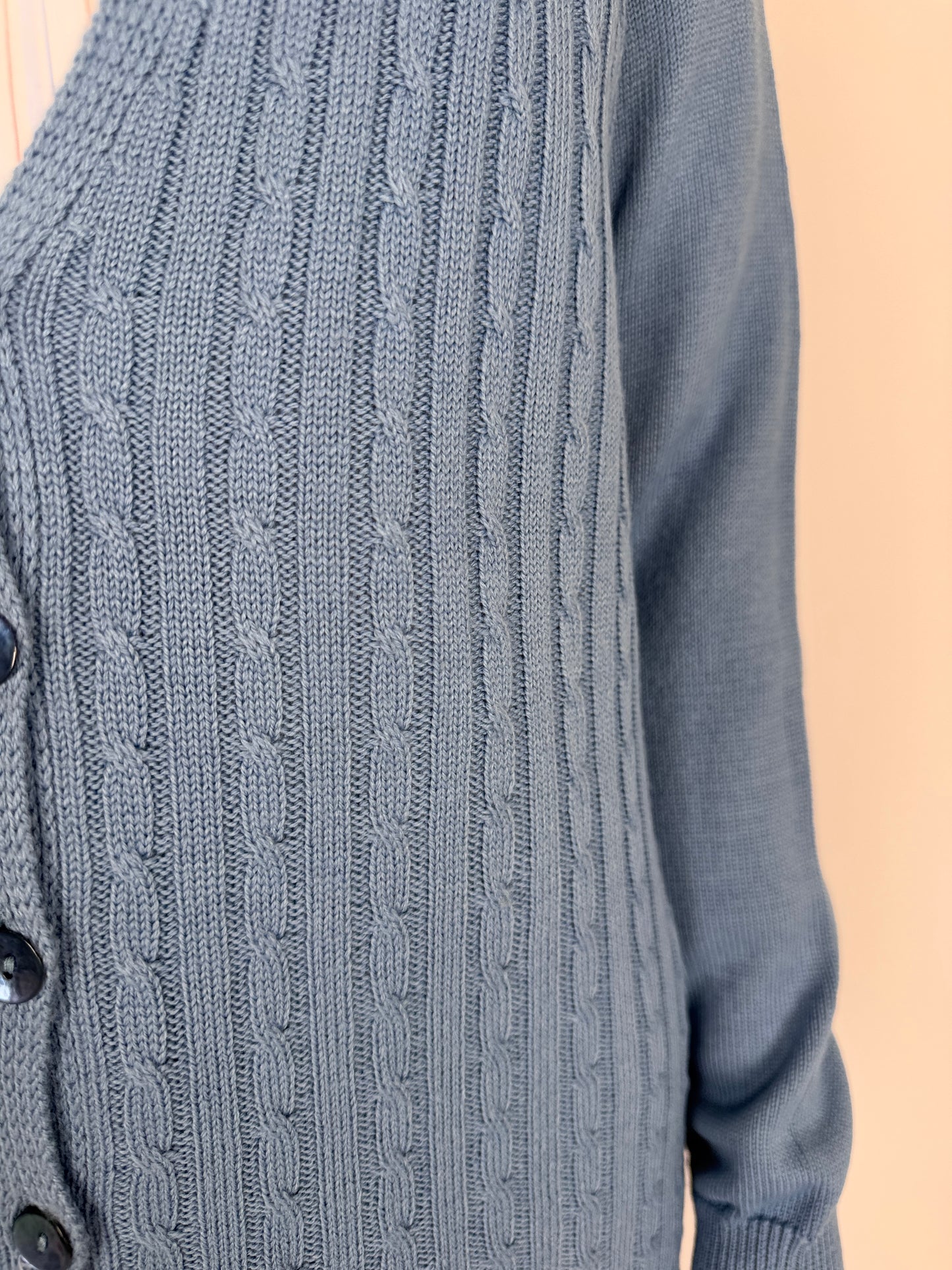 Cardigan baby blue cu torsade din lana merino extrafina
