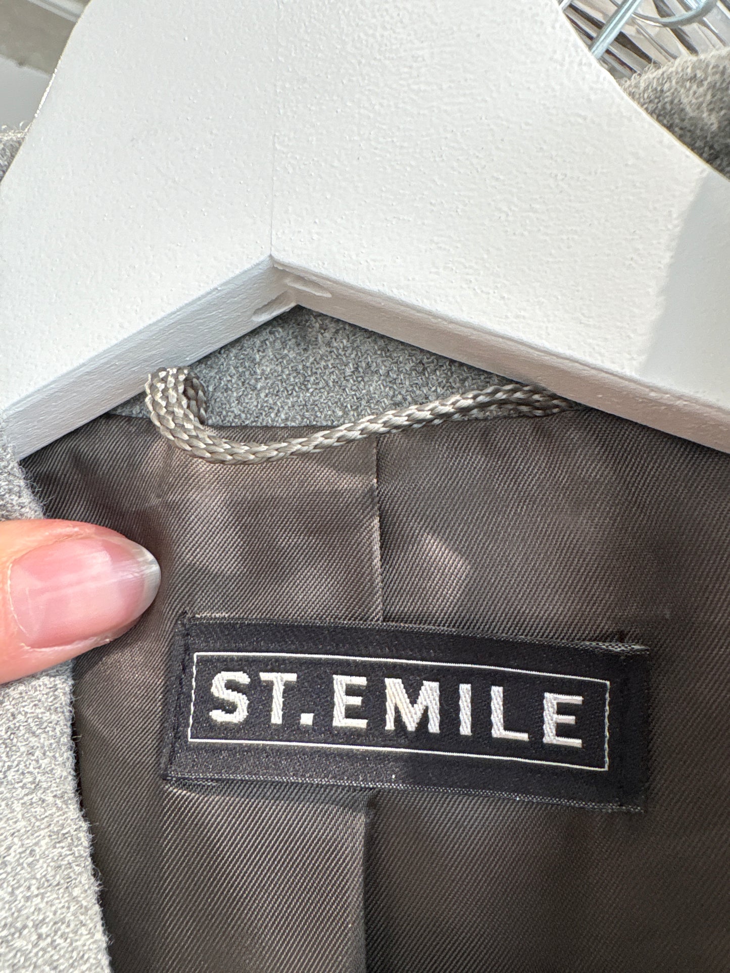 Jacheta light gray din lana extrafina in croi ușor cambrat