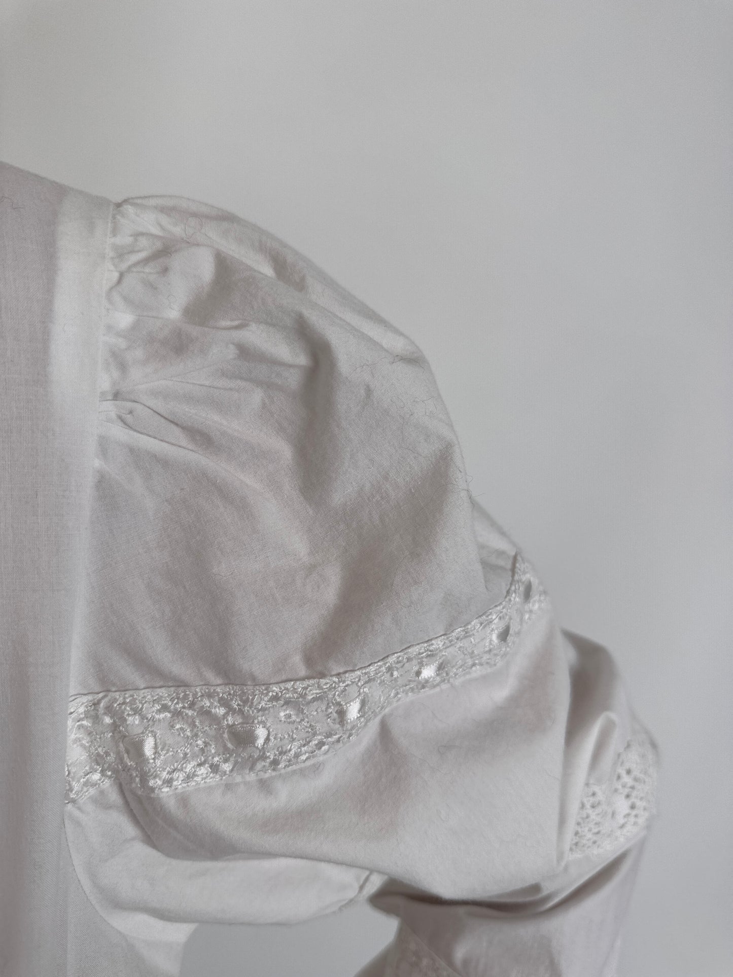 Cămașa vintage bijuterie cu manșete și guler din dantelă macrame