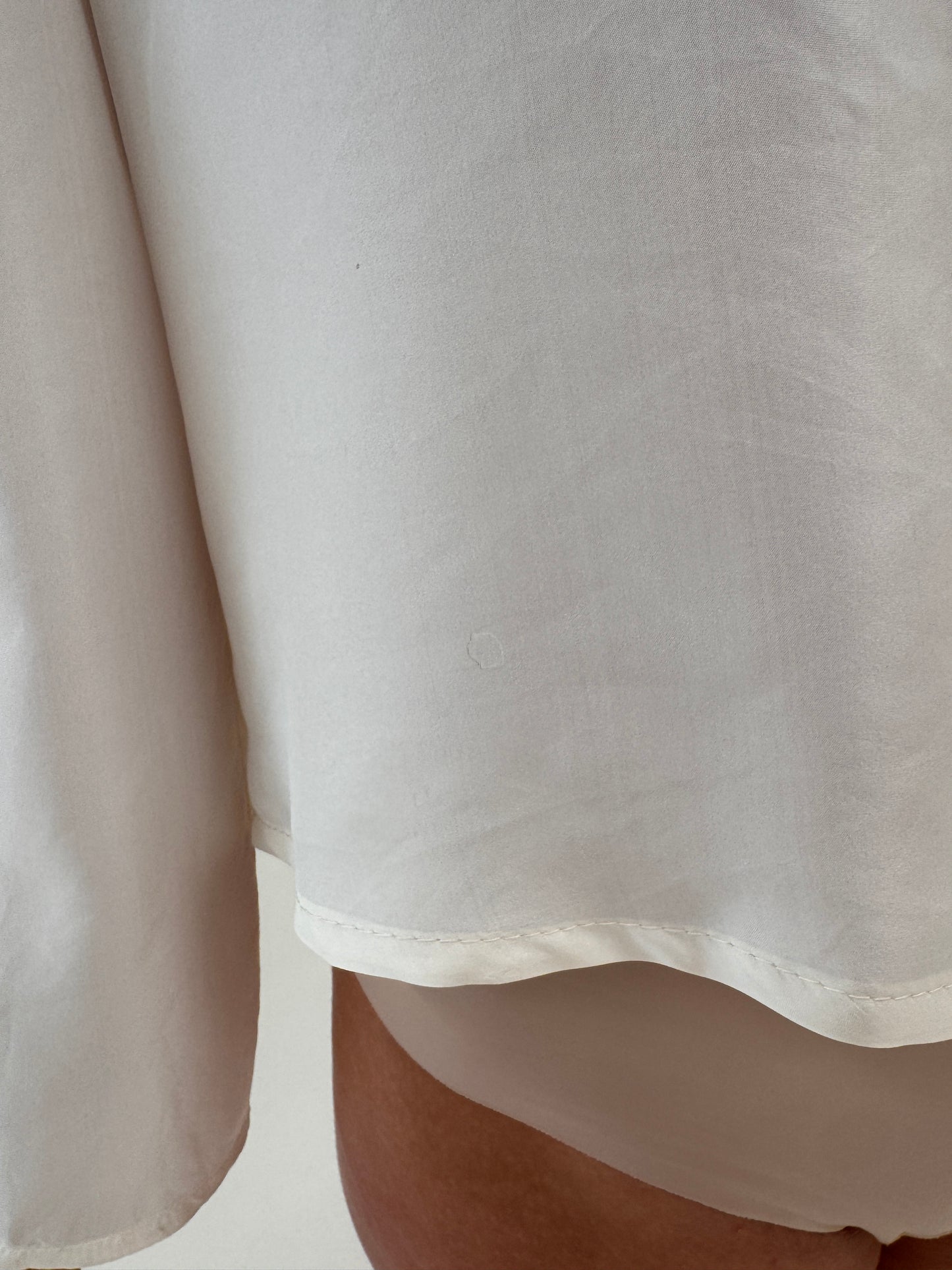 Cămașa italiana butter nude în croi lejer minimalist din mătase naturală