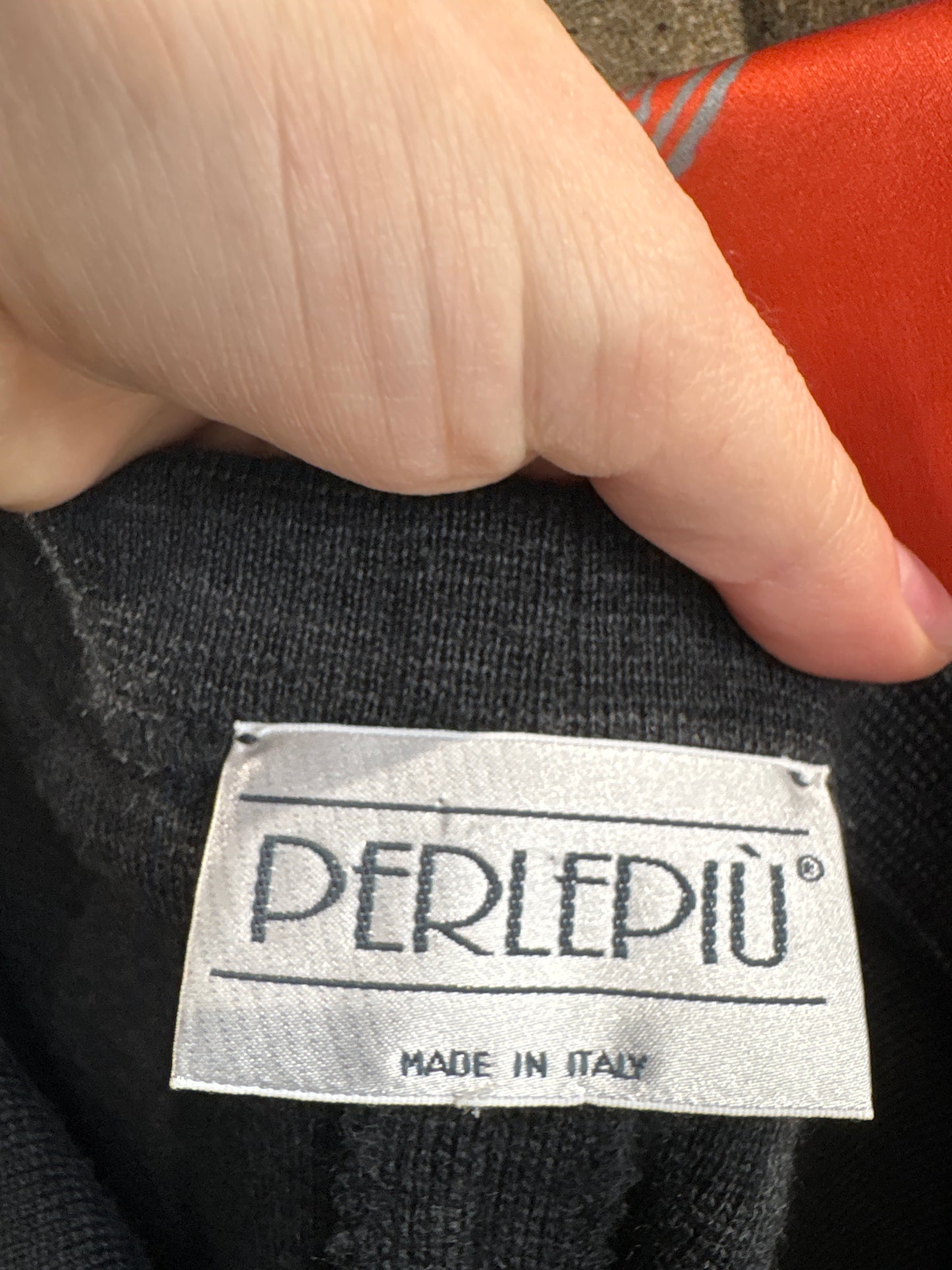 Fustă conică din tricot de gramaj mare de lana merino extrafina