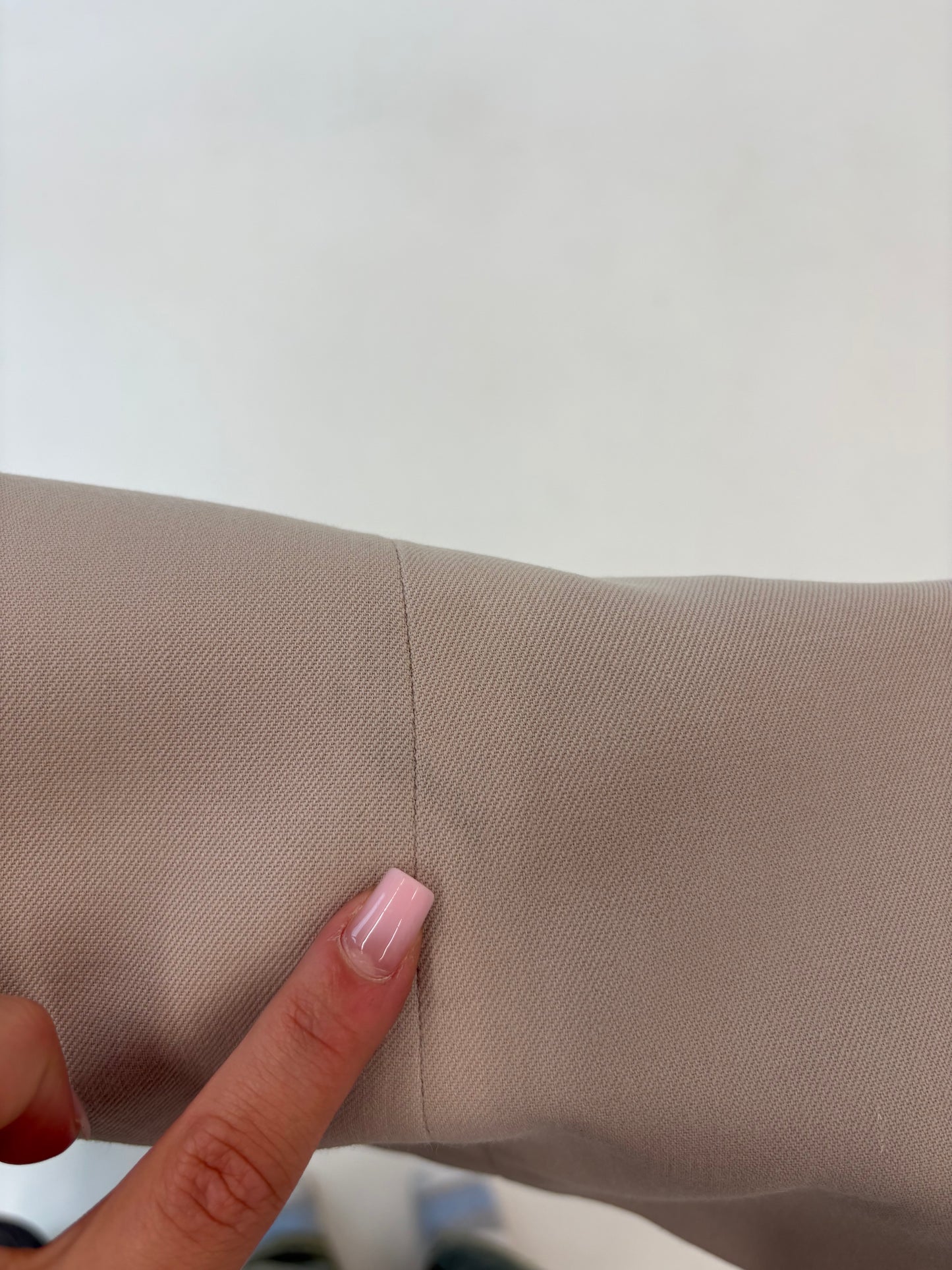 Fustă cu talie ultra înaltă marcată off white din stofă de lana extrafina