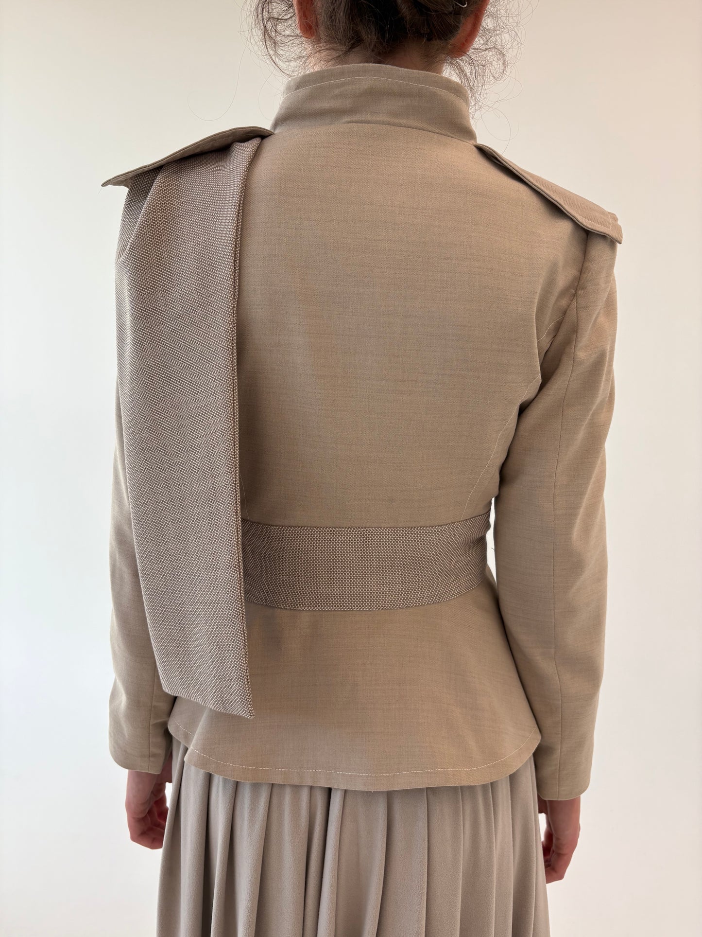 Sacou de designer in croi elaborat din stofă extrafina de lana