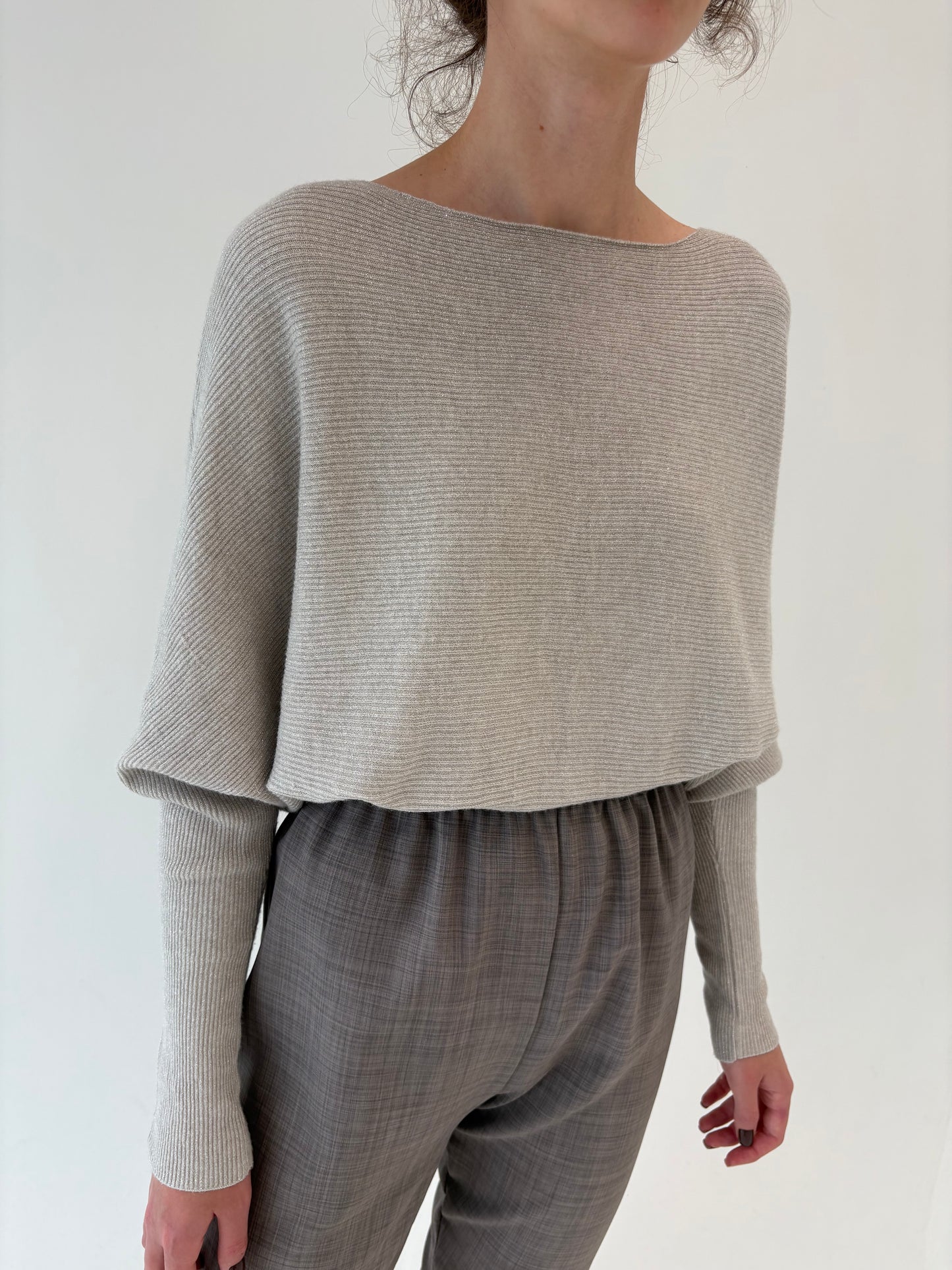 Pulover italian cu mânecă fluture din mix de lana extrafina silver gray