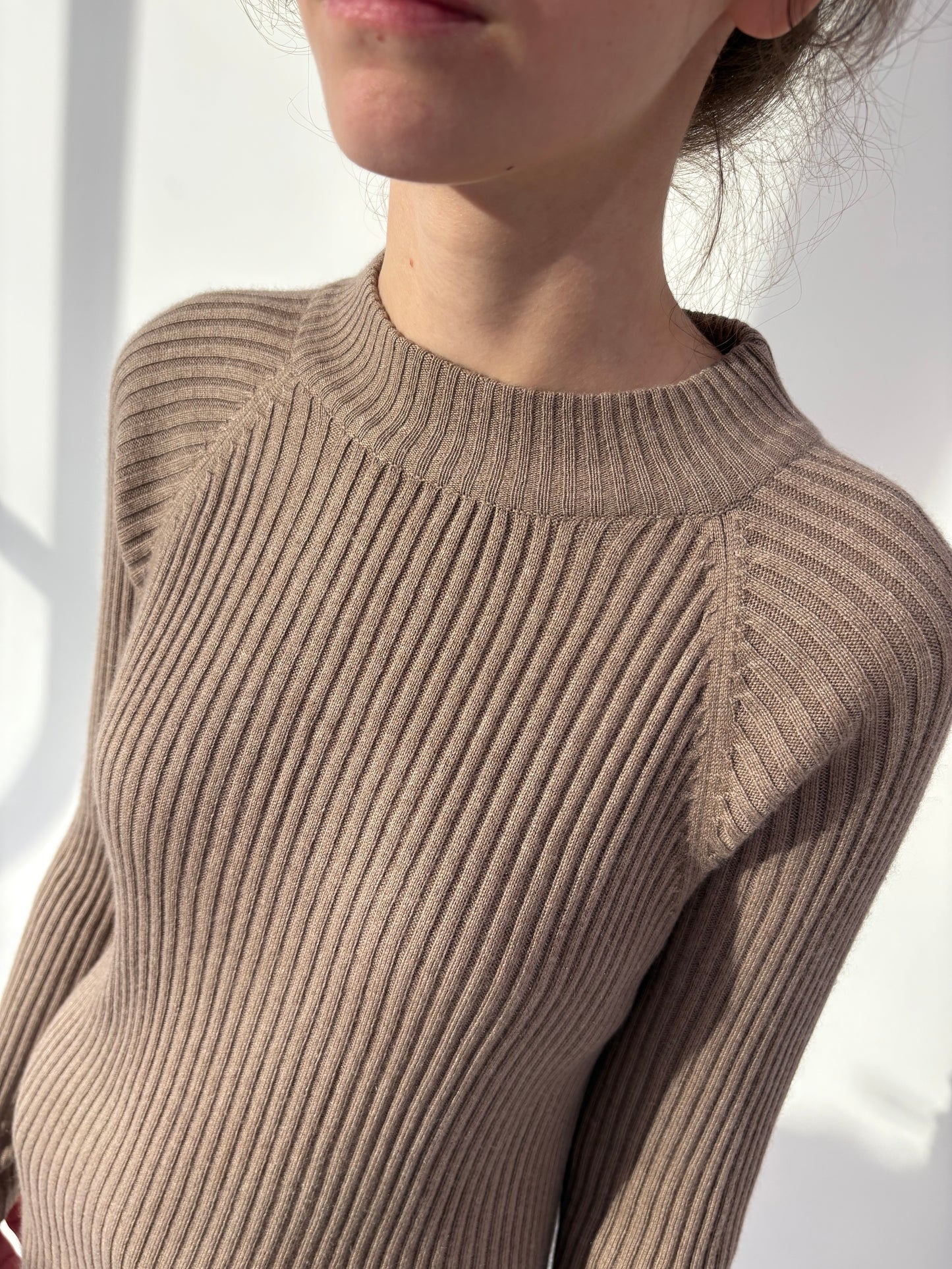 Pulover high end italian din cașmir multiply și mătase naturală ribbed dark nude