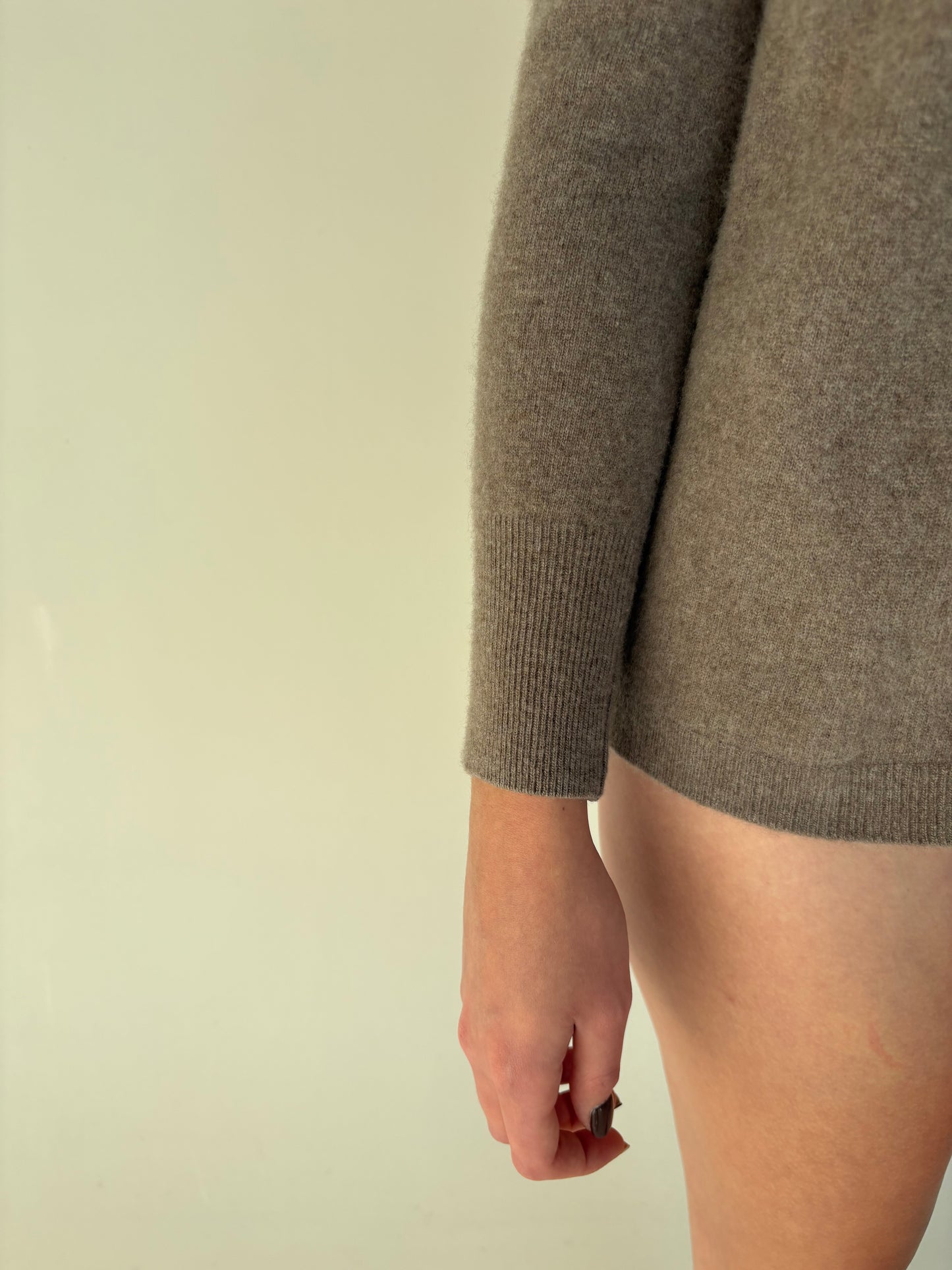 Cardigan taupe de brand premium italian din lana merino și cașmir