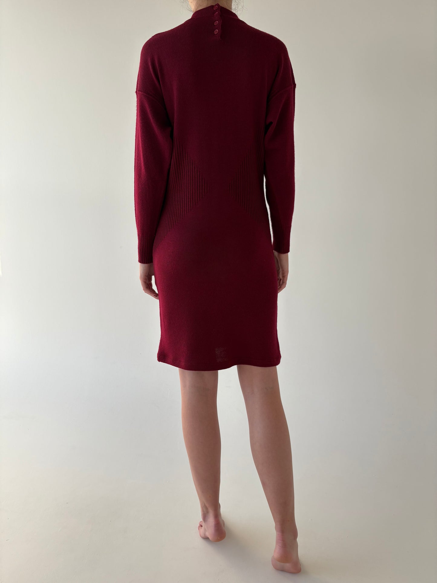 Rochie burgundy din lana merino extrafina cu broderie manuală