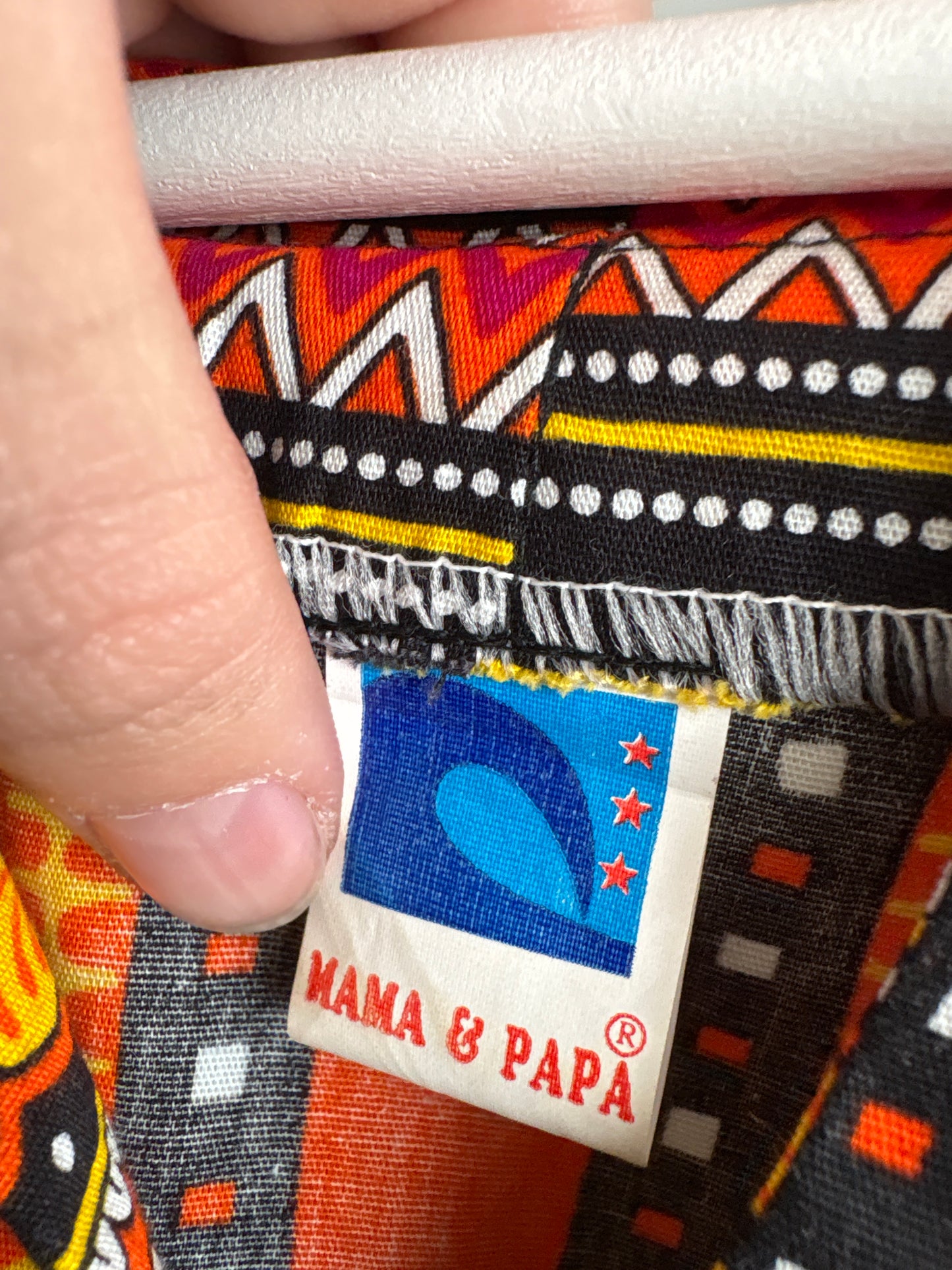 Rochie tip kaftan din pânză de bumbac cu imprimeu în culori tari și talie marcată