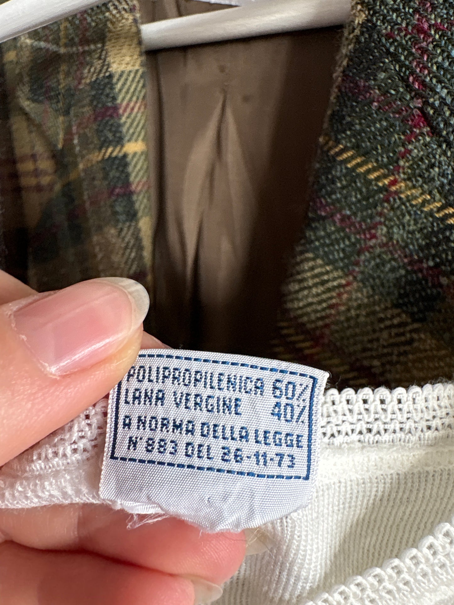 Maieu cambrat italian high end din lana extrafina irestringibila