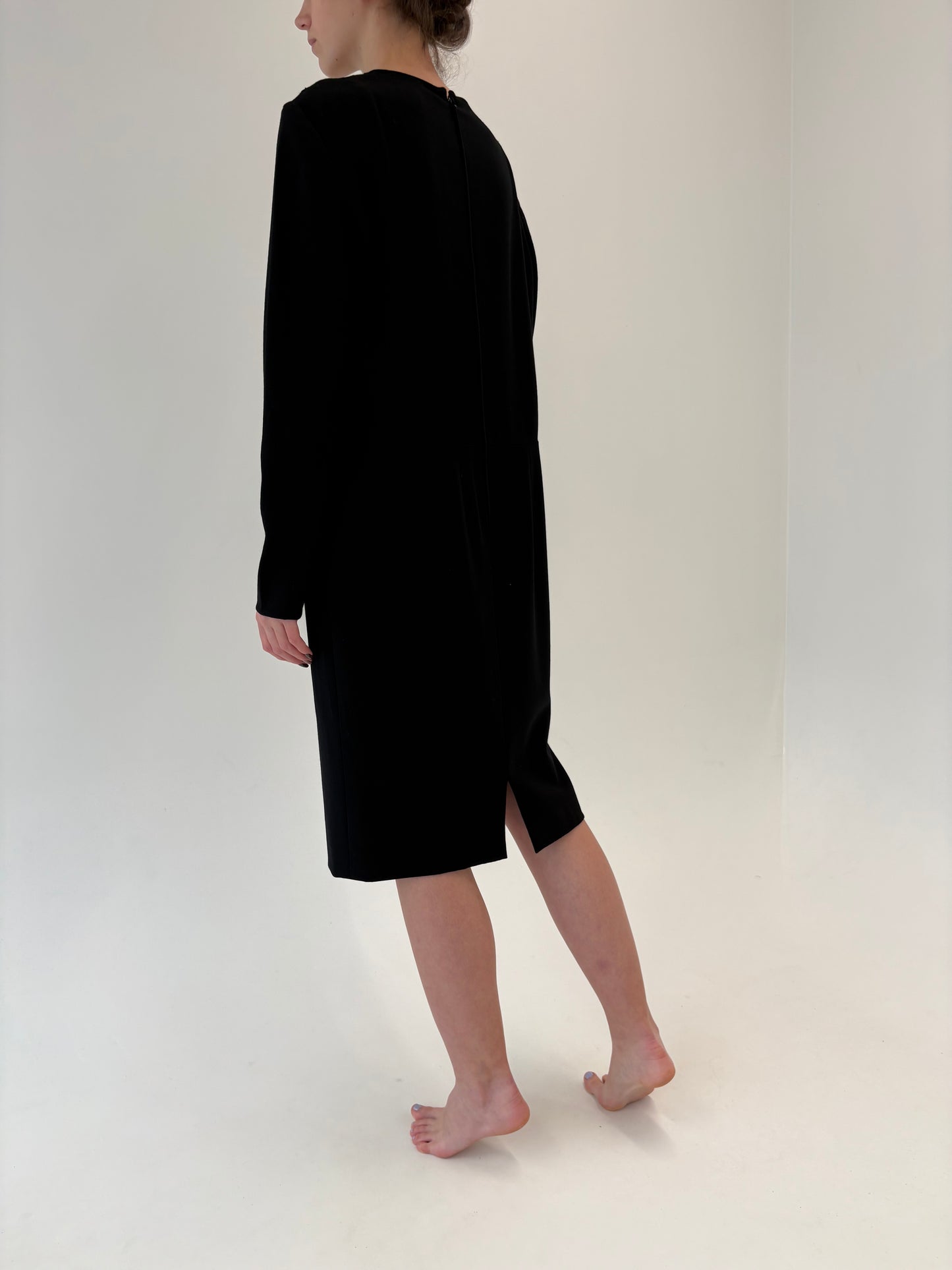 LBD vintage din stofă extrafina de lana cu inserții de dantelă