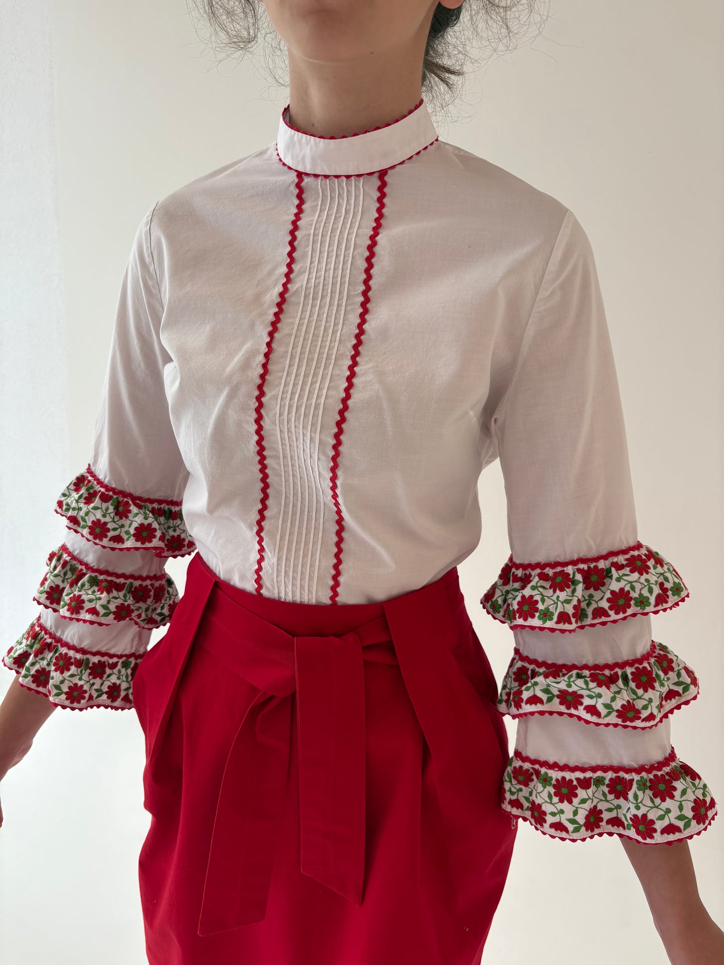 Top vintage cu broderie manuală excepțională din poplin de bumbac