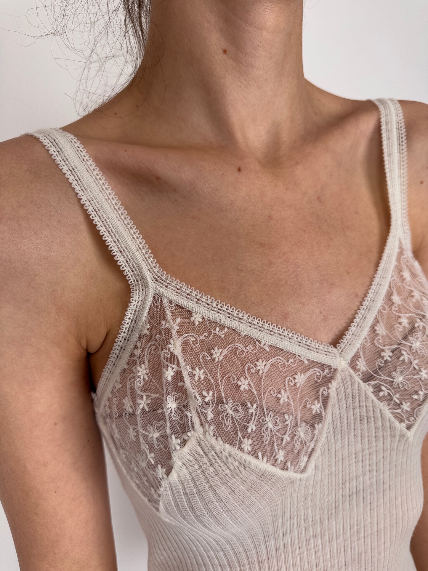 Top premium italian ivorie din lana extrafina irestringibila