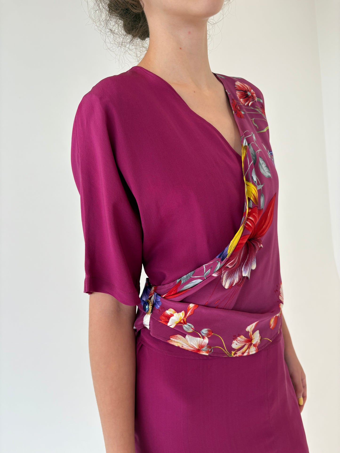 Rochie vintage din mătase naturală în nuanțe superbe cu bust petrecut