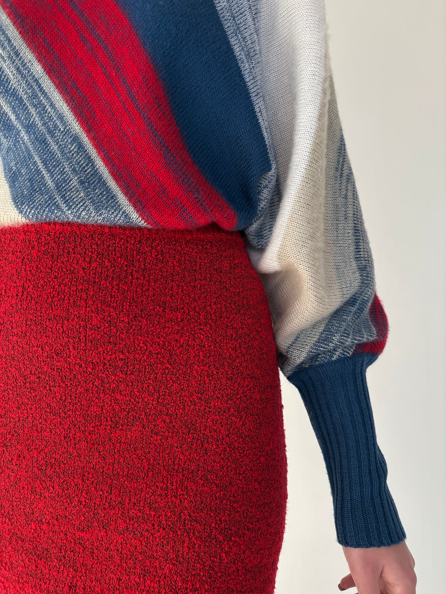 Fustă din trvoit de gramaj mare de lana extrafina cherry red