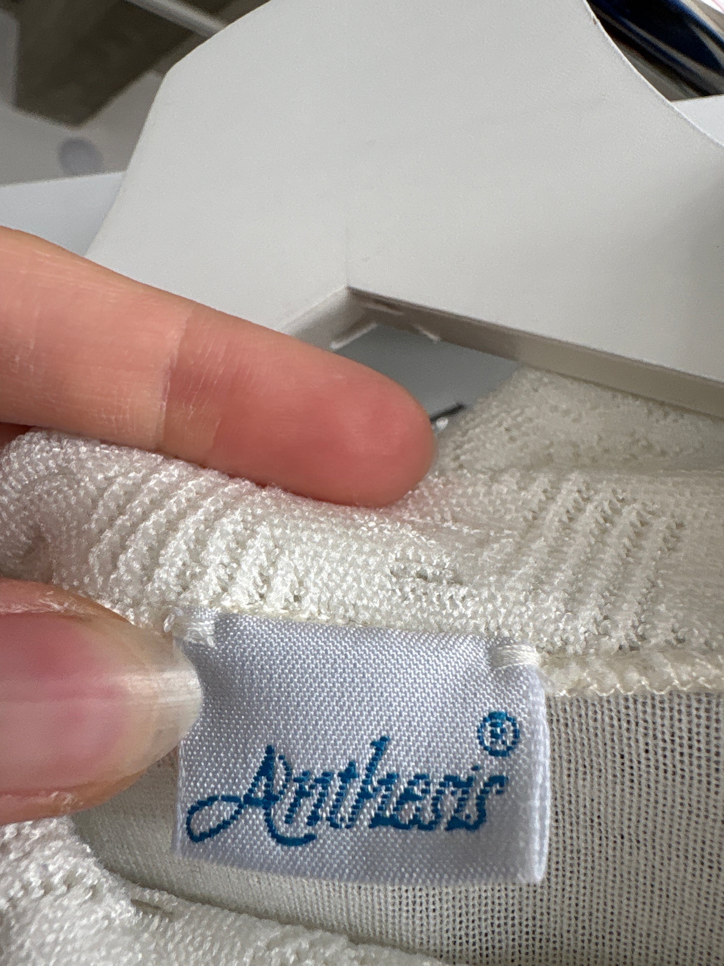 Body dantelat cu lana extrafina de la zi la seară