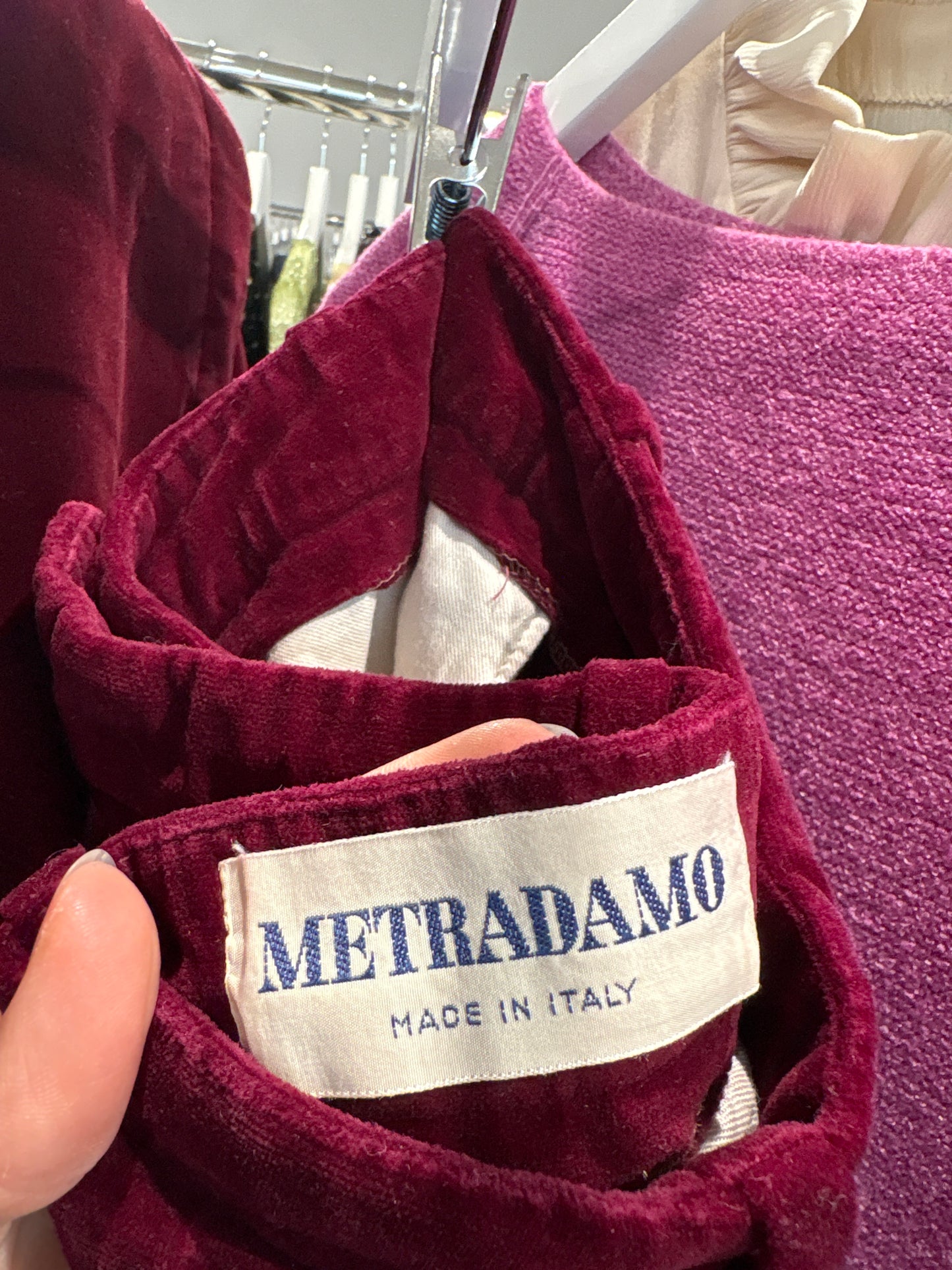 Costum italian burgundy din catifea luxoasă de bumbac