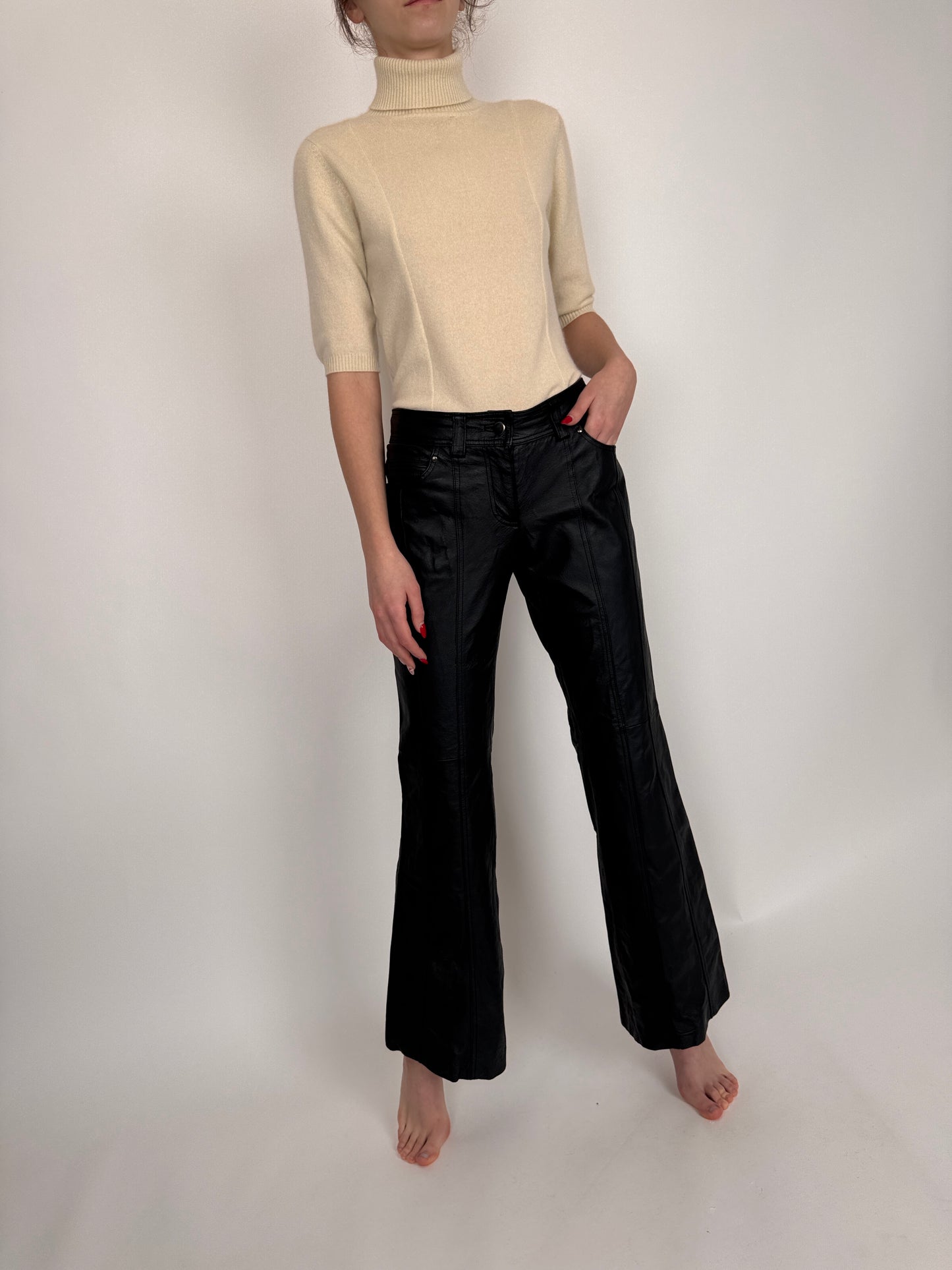 Pantaloni evazați din piele naturală