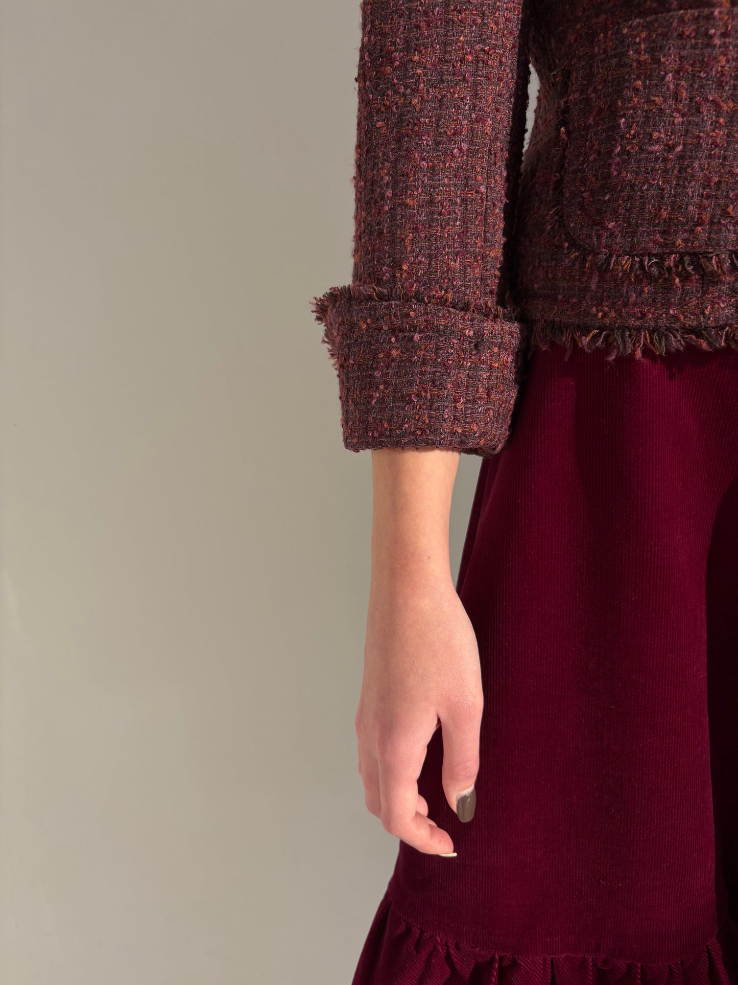 Sacou cambrat din tweed în culori superbe cu mânecă reglabilă