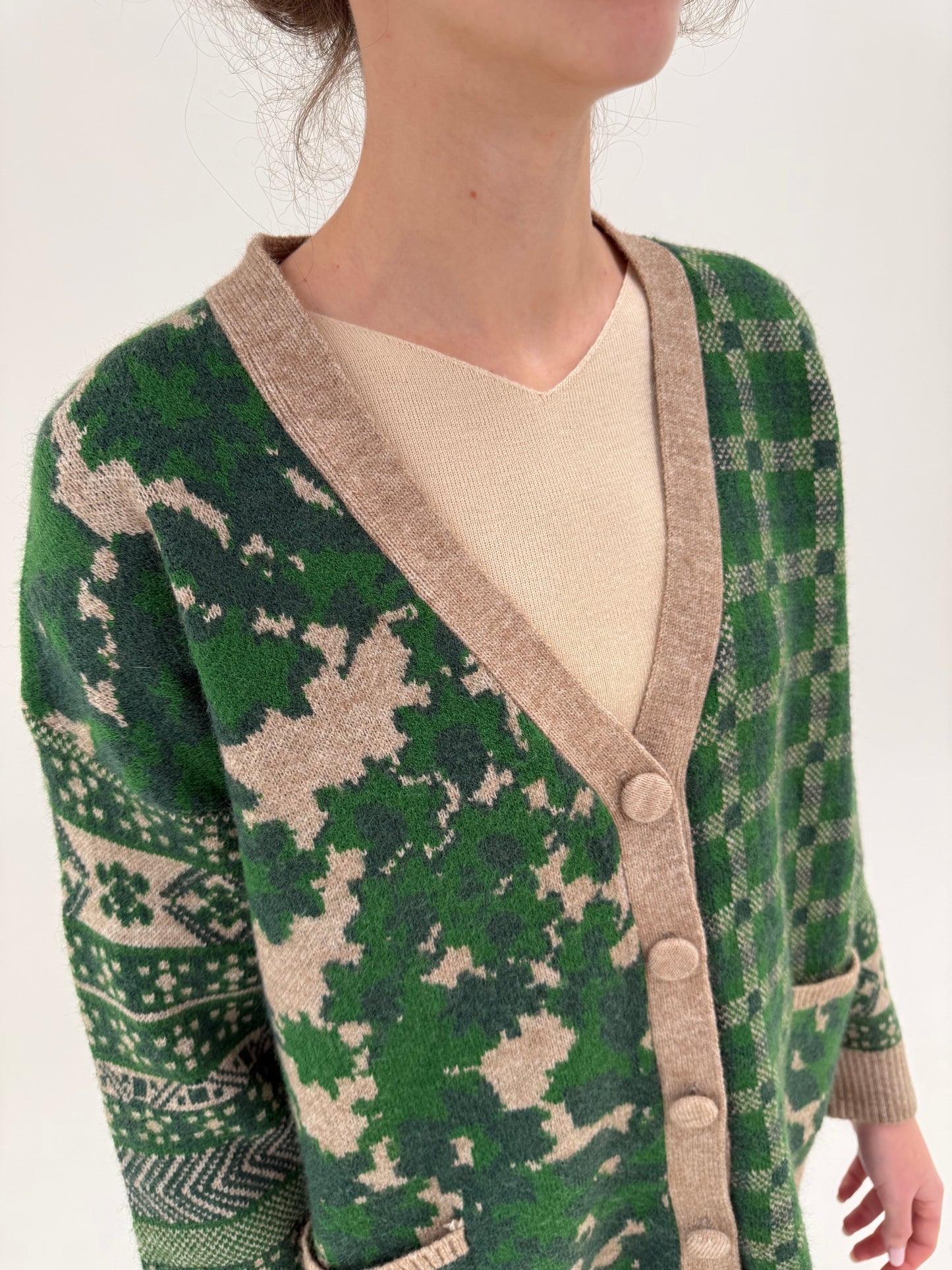 Cardigan super gros din lana merino extrafina camel cu nuanțe de verde