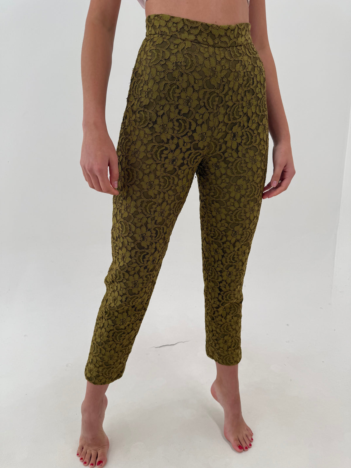 Pantaloni Moschino bijuterie din dantelă groasă guipure kaki de la zi la seară