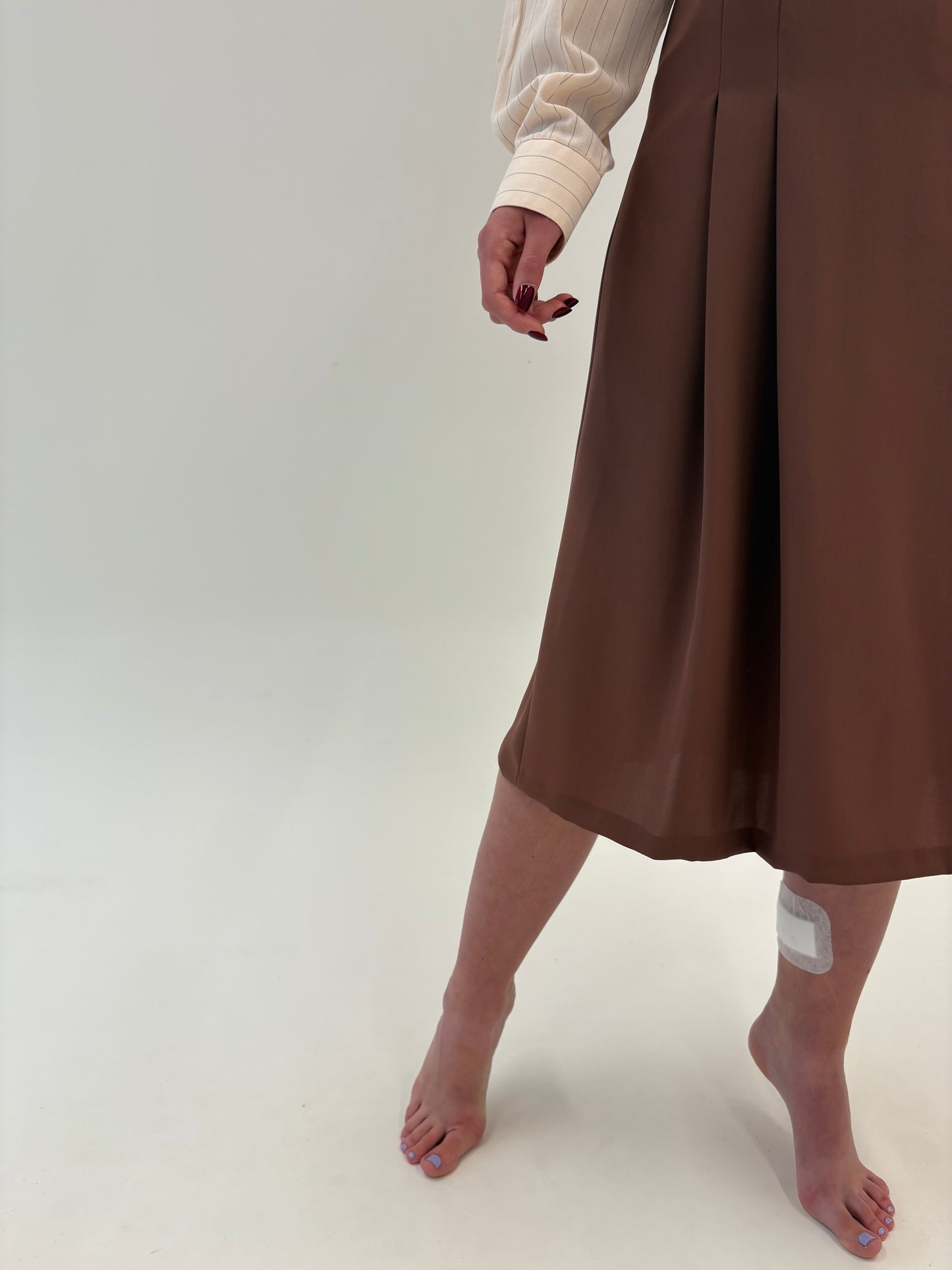 Fustă vintage chestnut brown cu pliseuri și talie ultra înaltă marcată