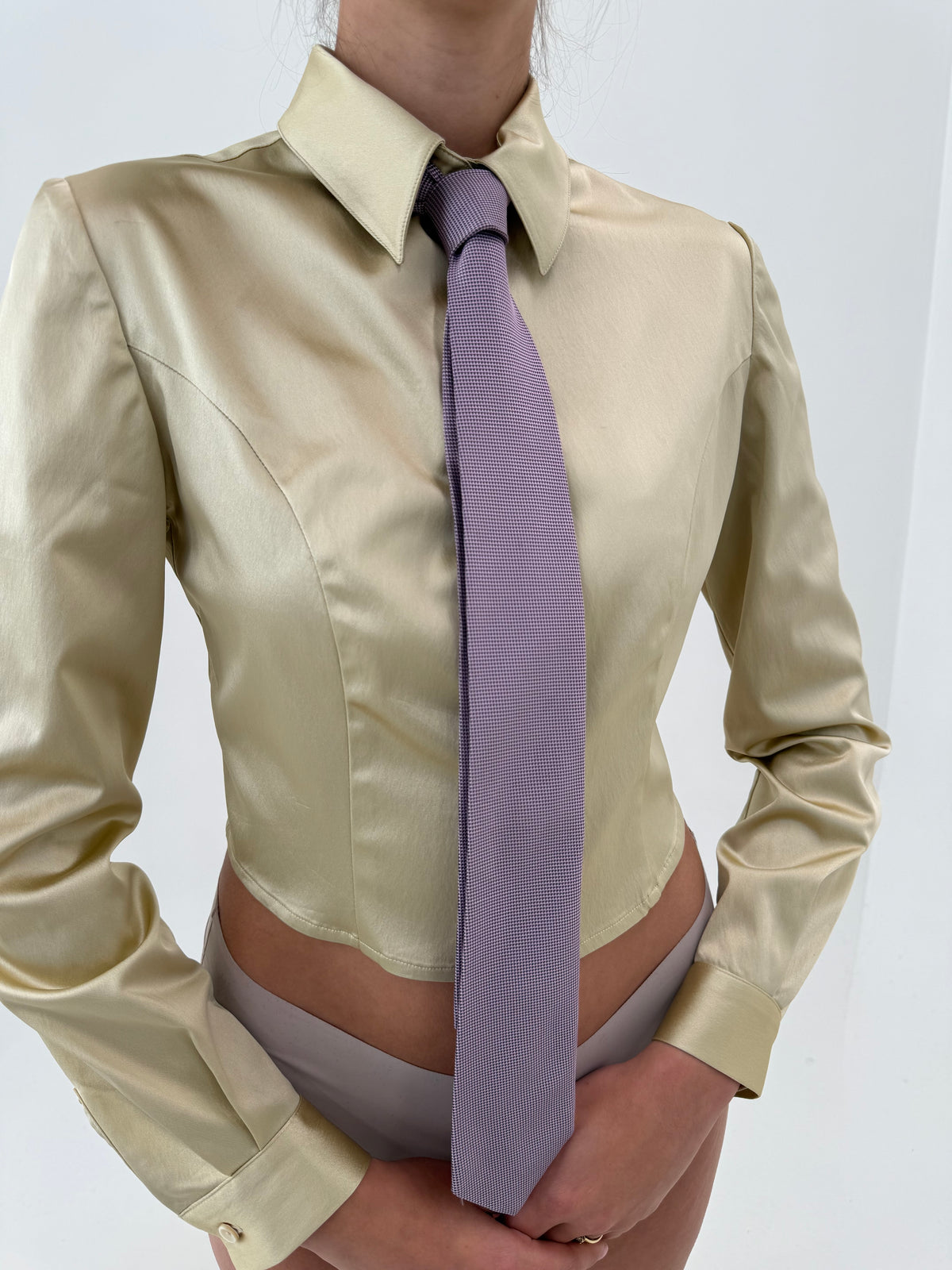 Cravata Hugo Boss din mătase naturală în carouri fine roz pudrat și violet
