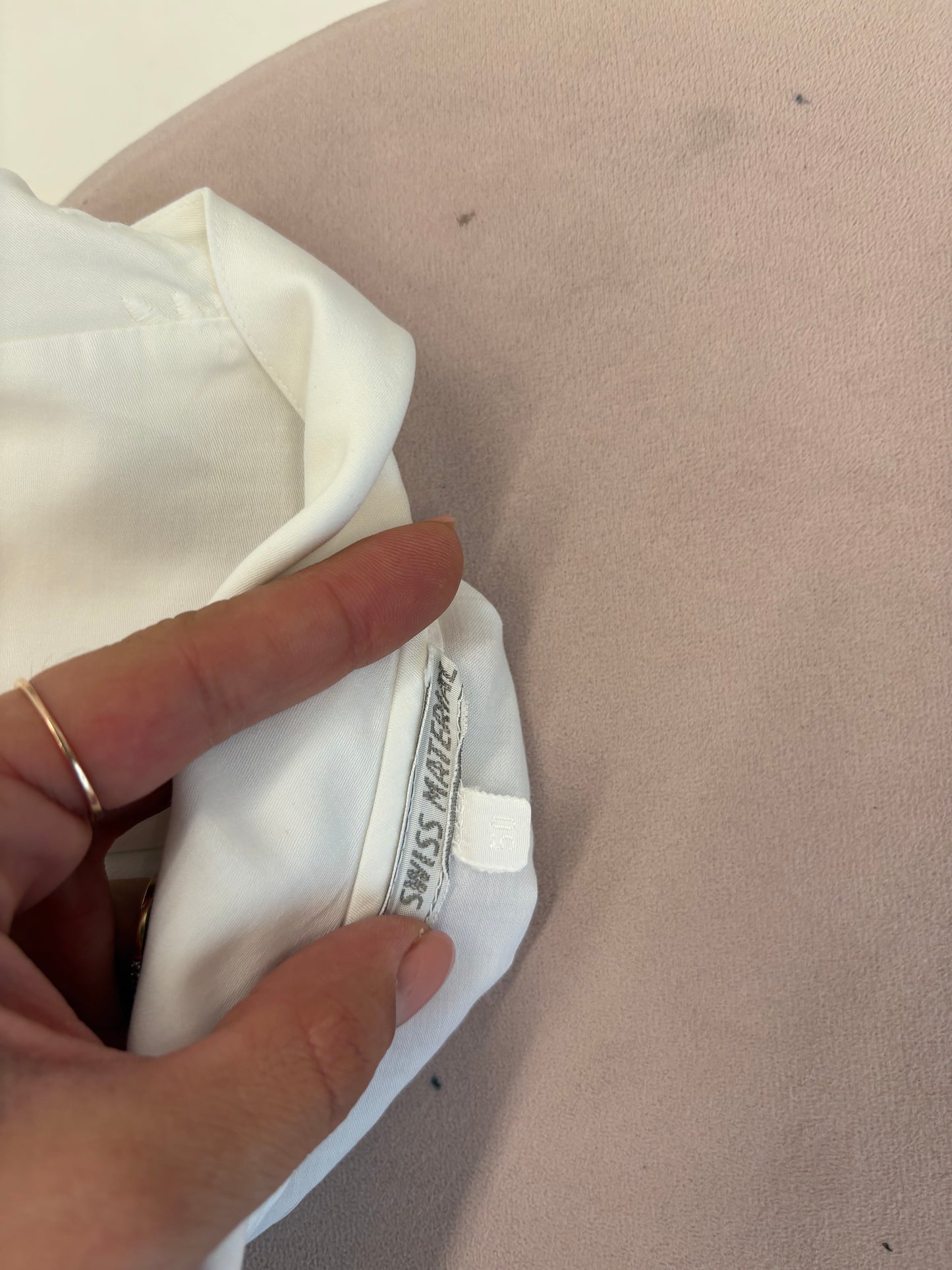 Cămașa vintage cu broderie excepțională pe bumbac satinat