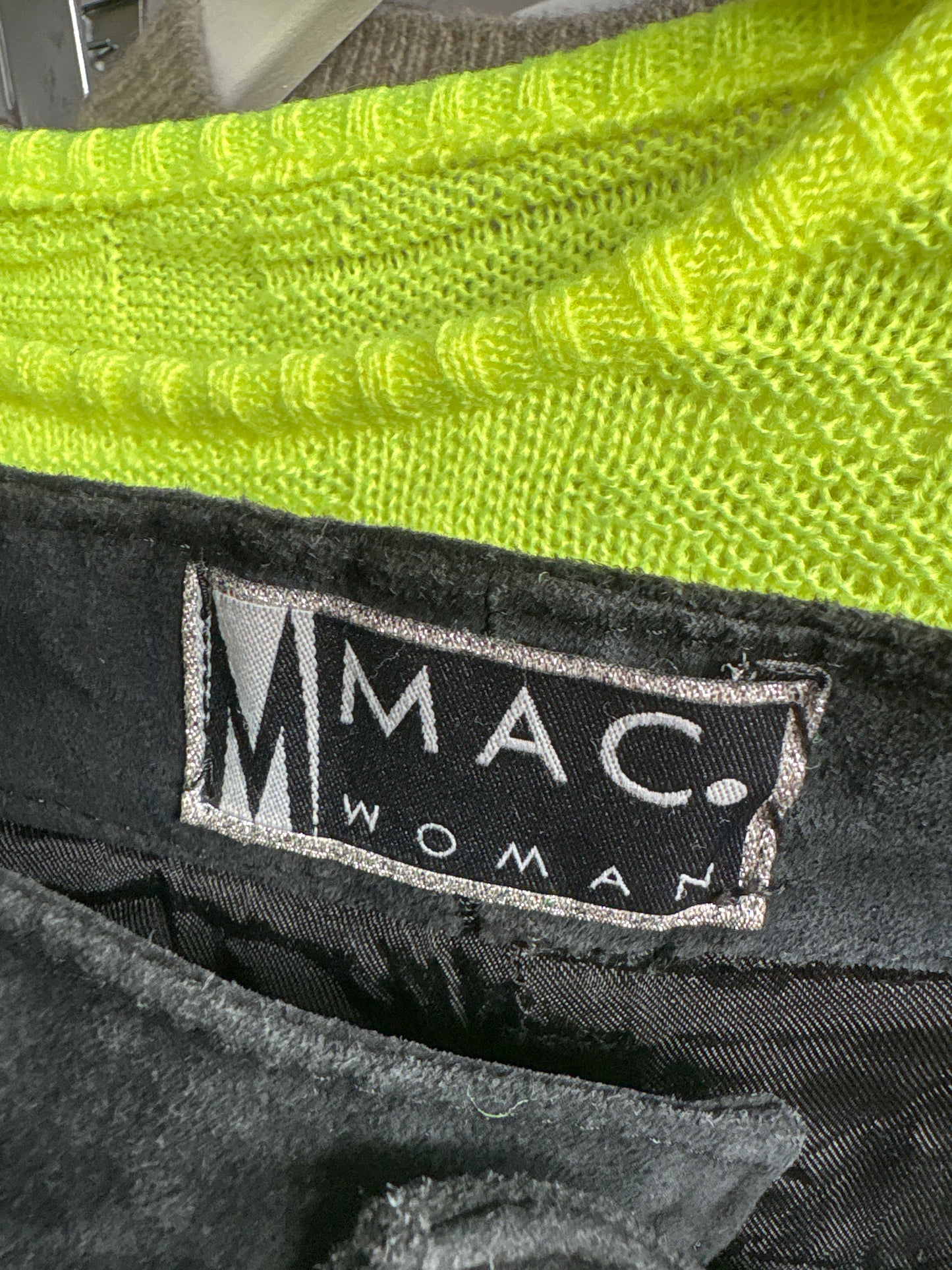 Pantaloni vintage negri din piele naturală întoarsă cu talie ultra înaltă