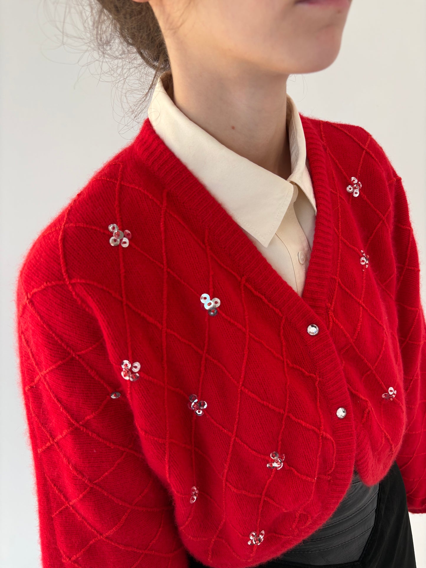 Cardigan vintage bijuterie gros cu aplicații manuale din lana cu Angora