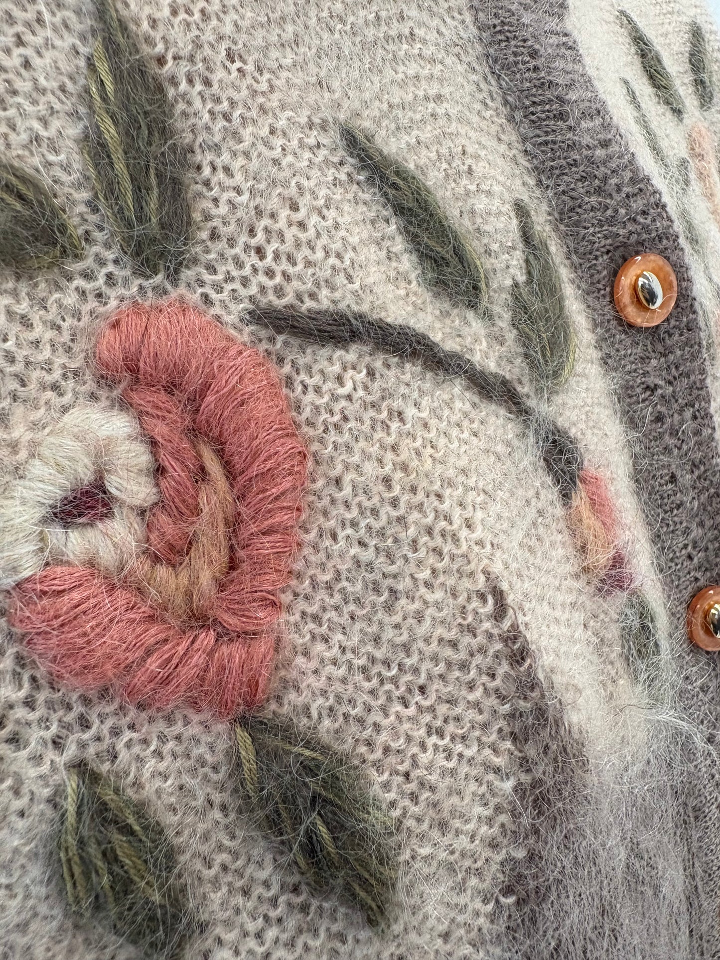 Jacheta căptușită din tricot de baby mohair brodată manual