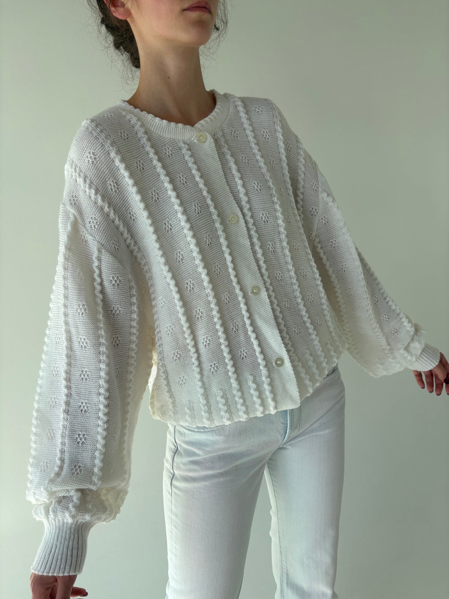 Cardigan vintage lucrat 3D din mix de lana extrafina cu mâneci ample