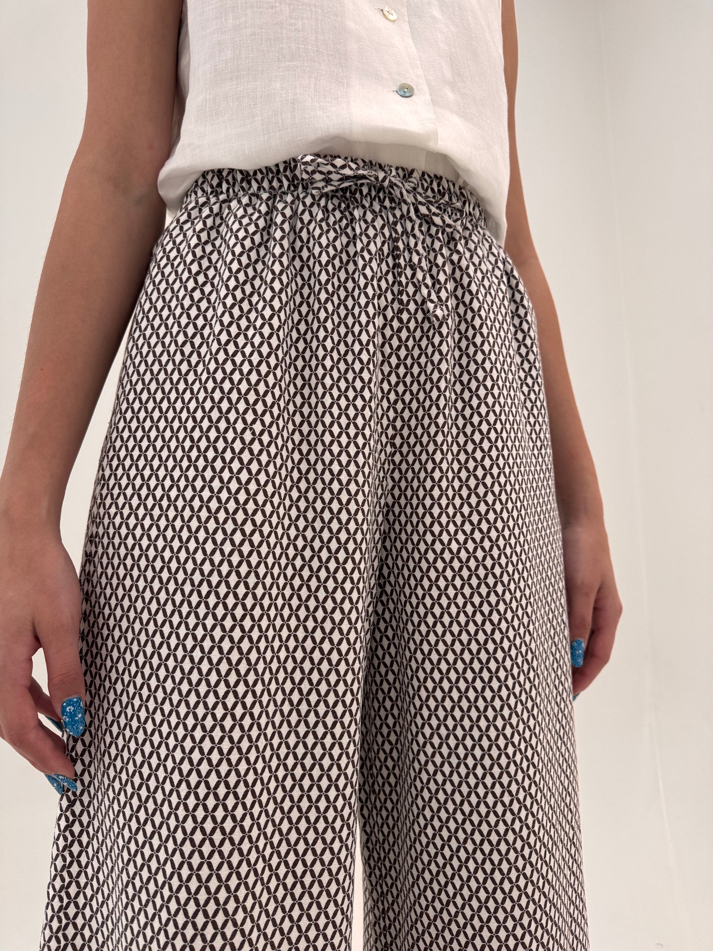 Pantaloni palazzo din pânză premium de bumbac cu talie reglabilă și print maro