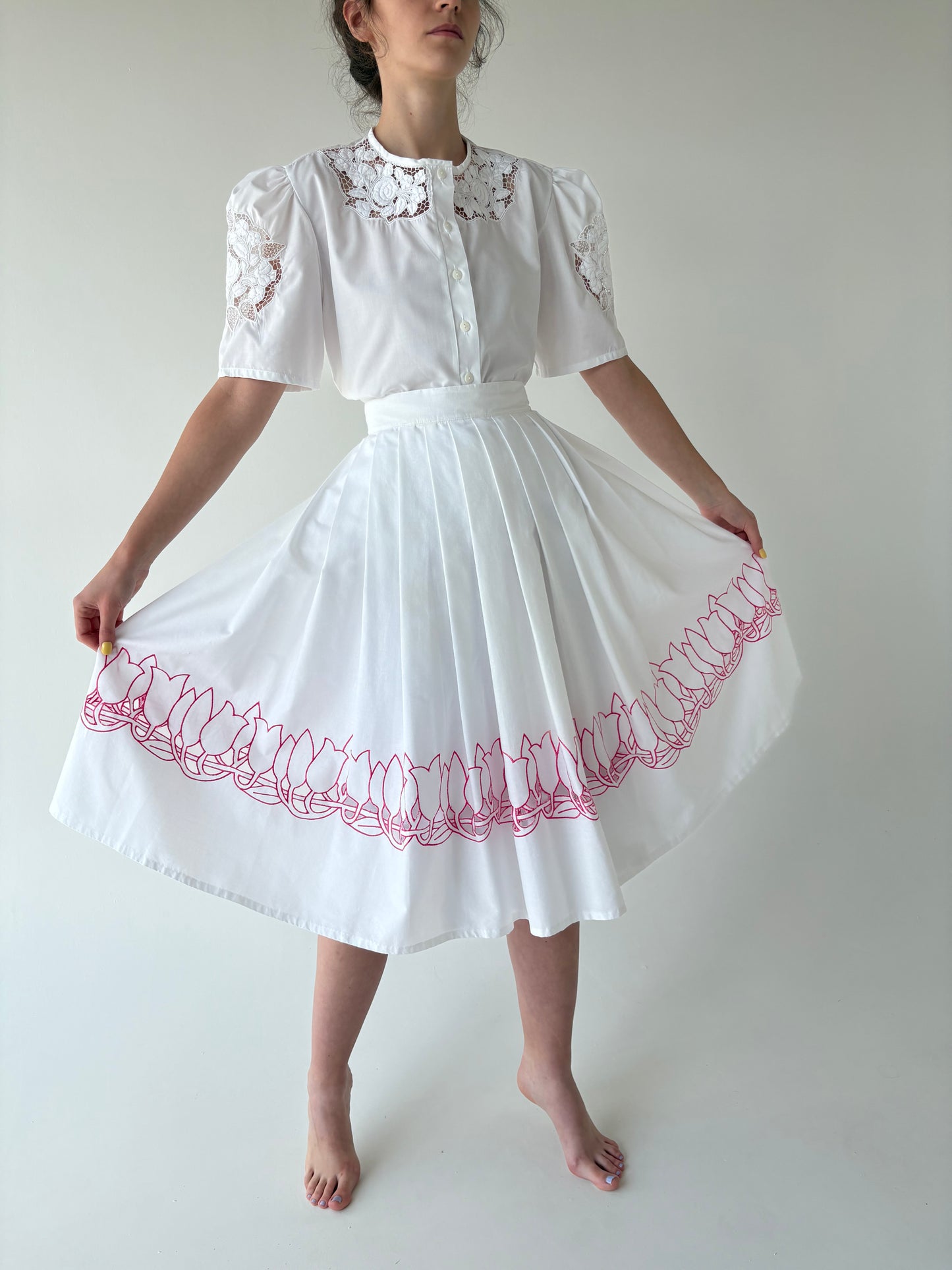 Fustă vintage uitat amplă cu brodorie anglaise fucsia spectaculoasă