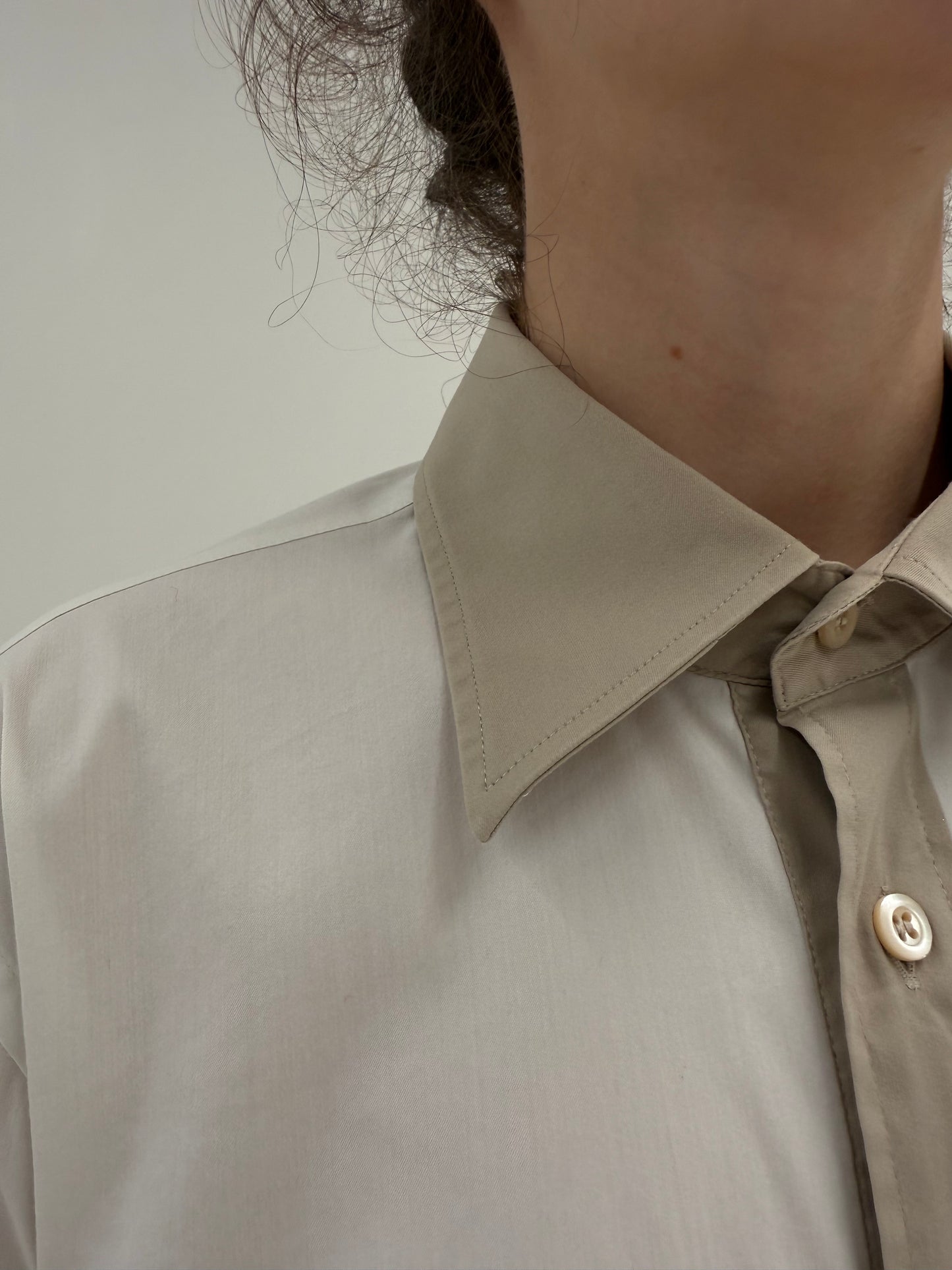 Cămașa Prada cu manșete și guler contrastante