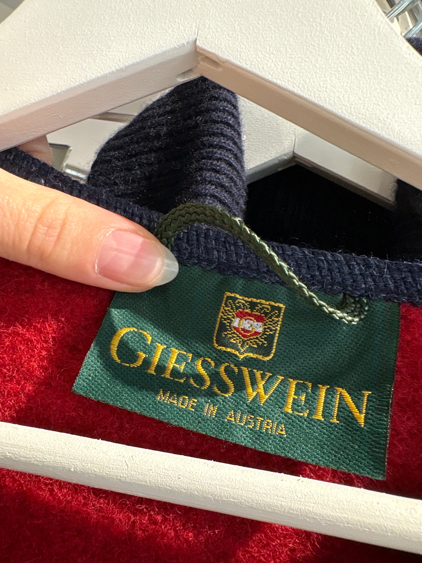 Jacheta groasă din boiled wool confort cu influențe casual și aplicații 3D