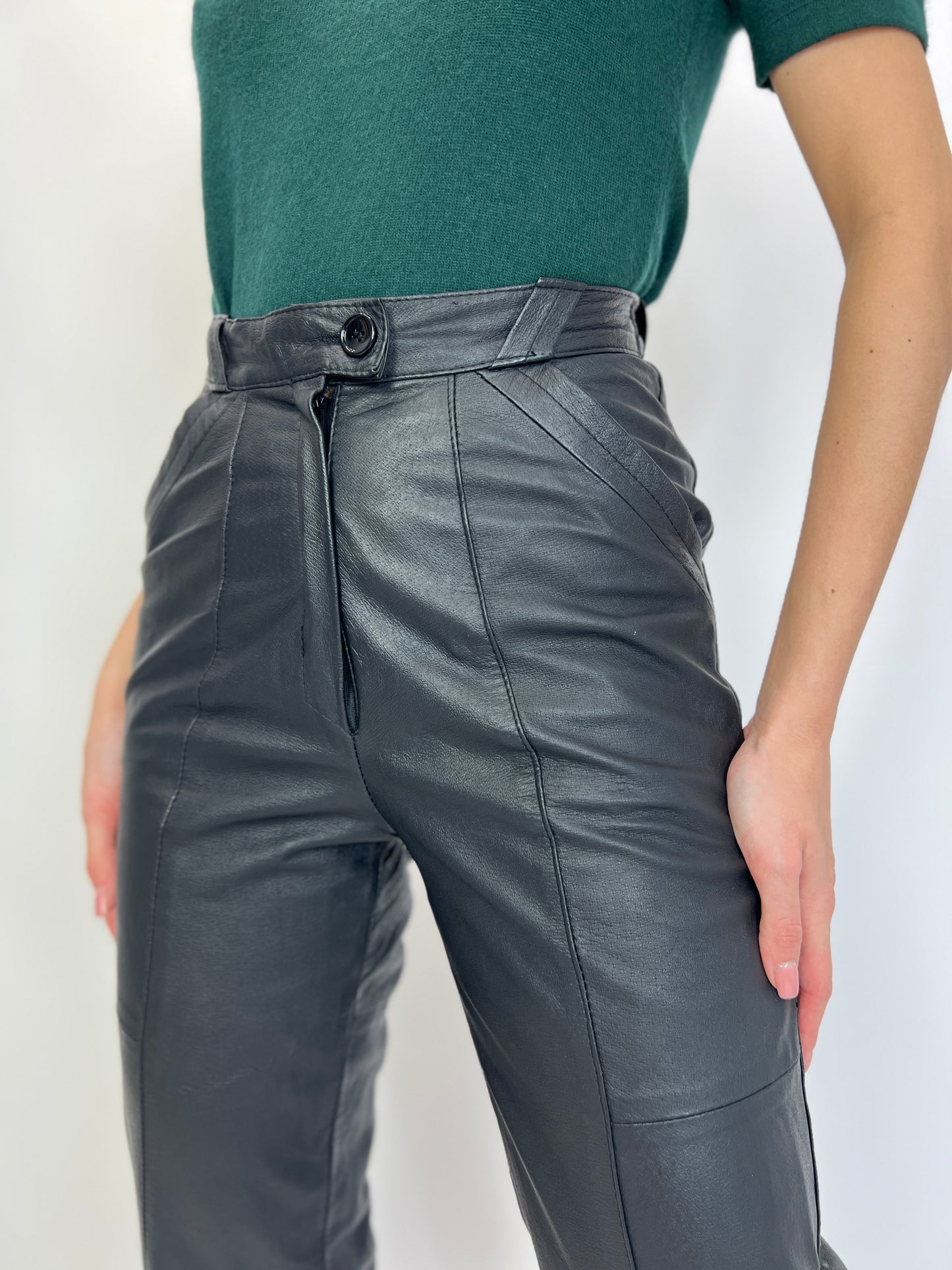 Pantaloni din piele naturală extramoale cu talie elastică