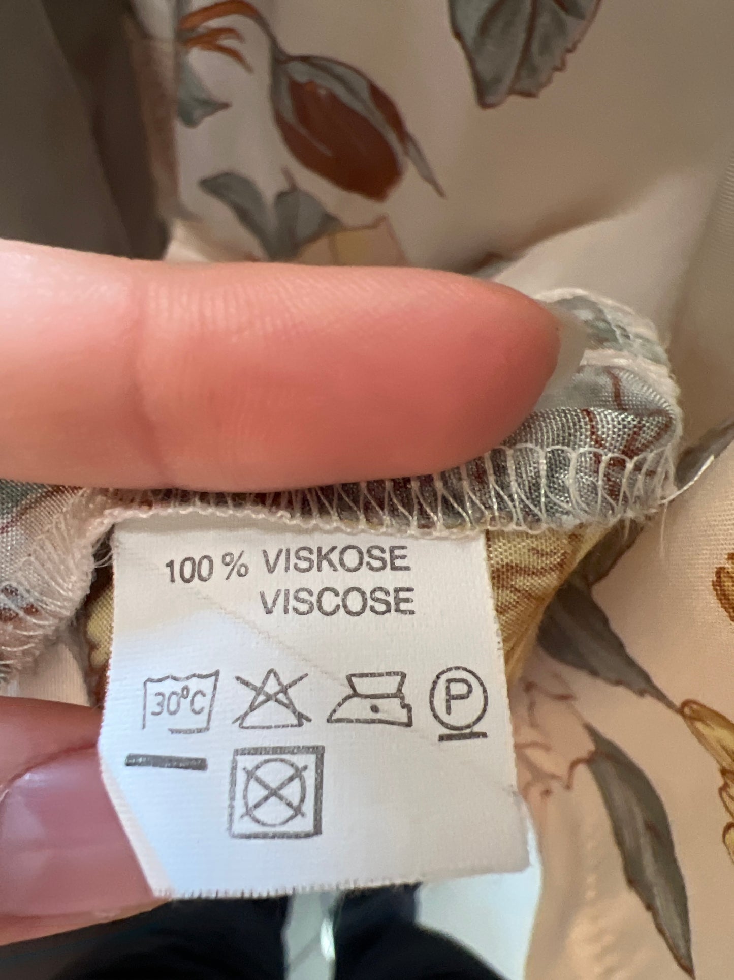 Cămașa vintage cu print floral superb în culori pudrate
