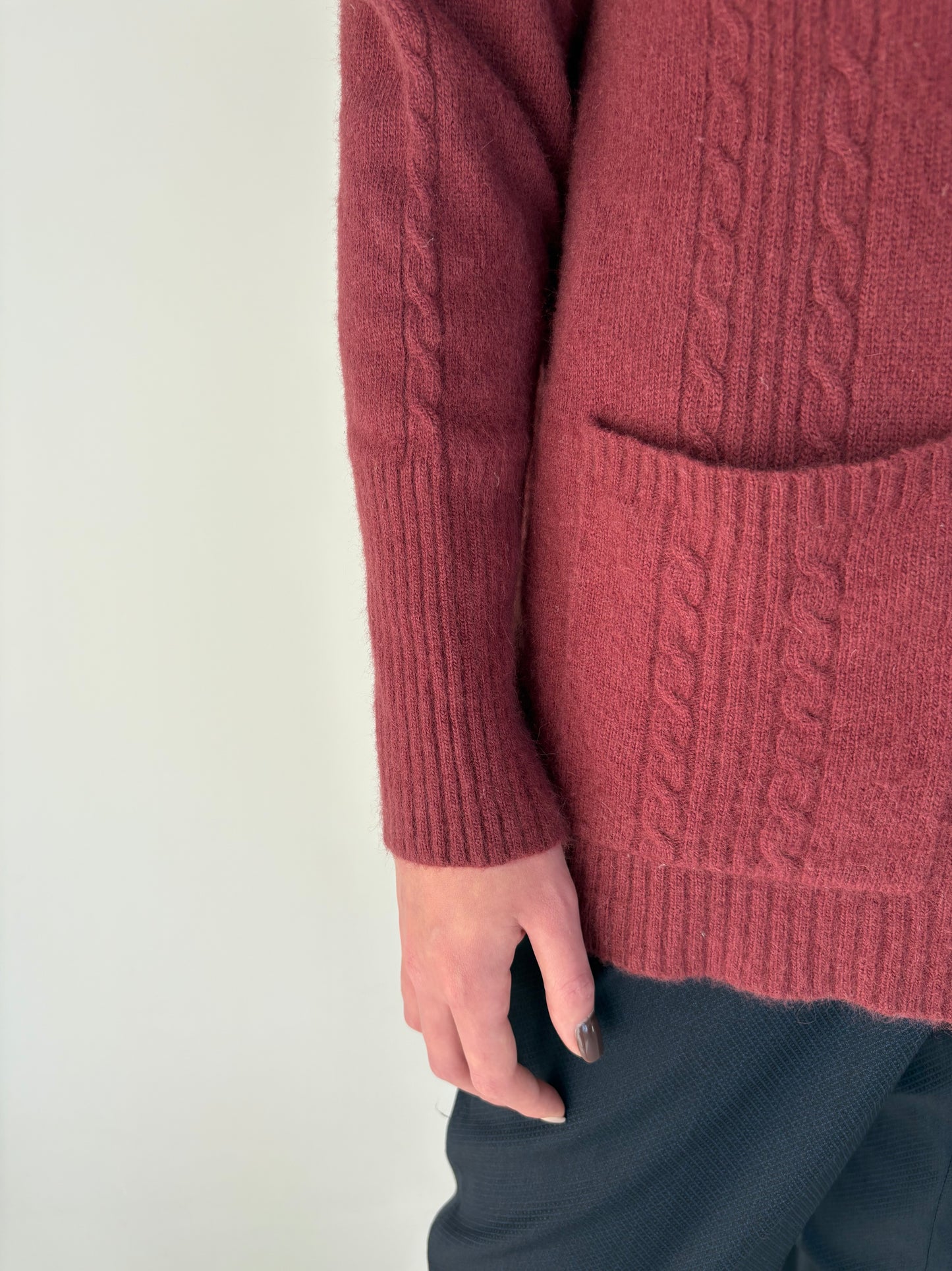 Cardigan gros în culoare superbă cu torsade din lana plină extrafina