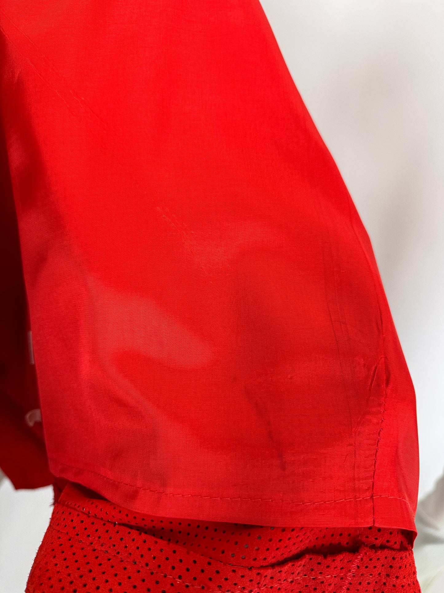 Sacou vintage cherry red din piele naturală extrem de moale perforată