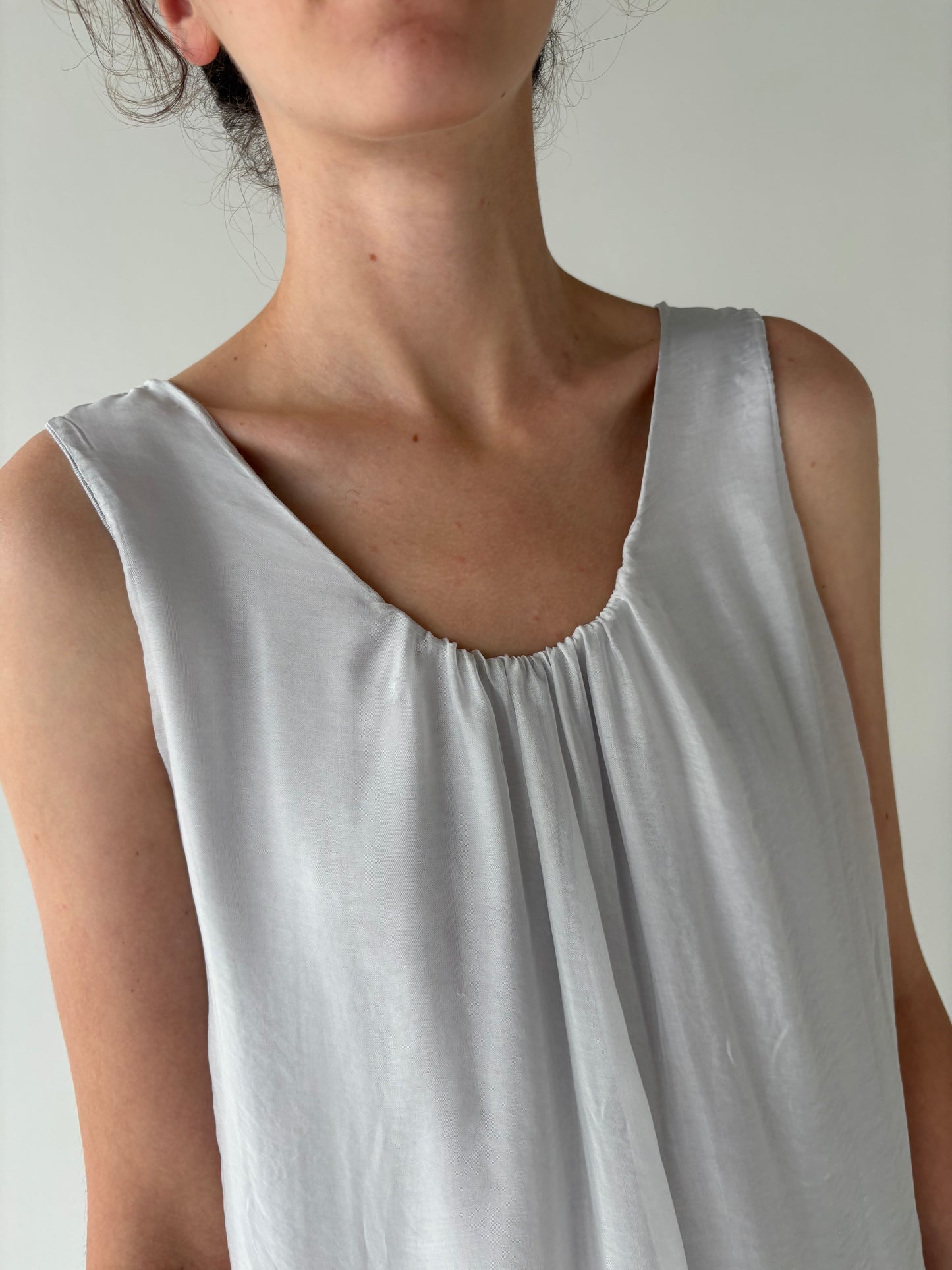 Top silver gray din mix de mătase naturală