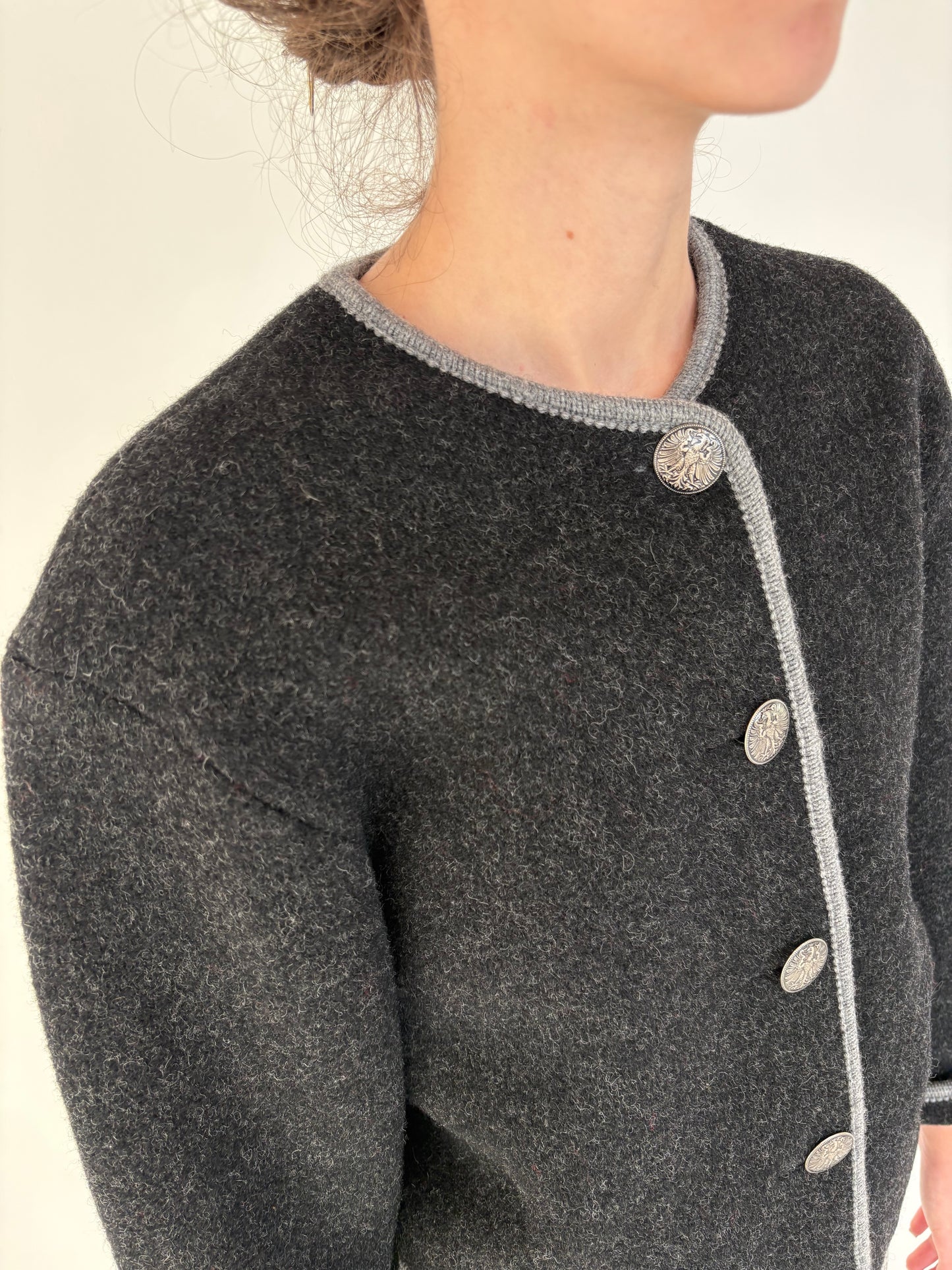 Jacheta vintage petite din boiled wool gros cu nasturi metalici argintii