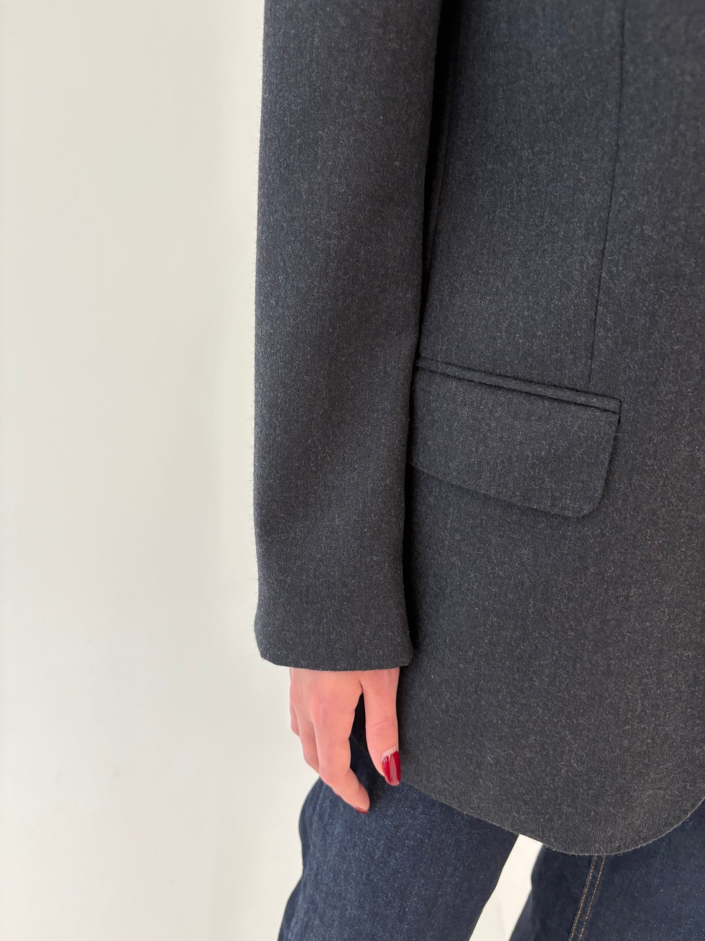 Sacou charcoal gray din lana plină extrafina certificată ușor structurată