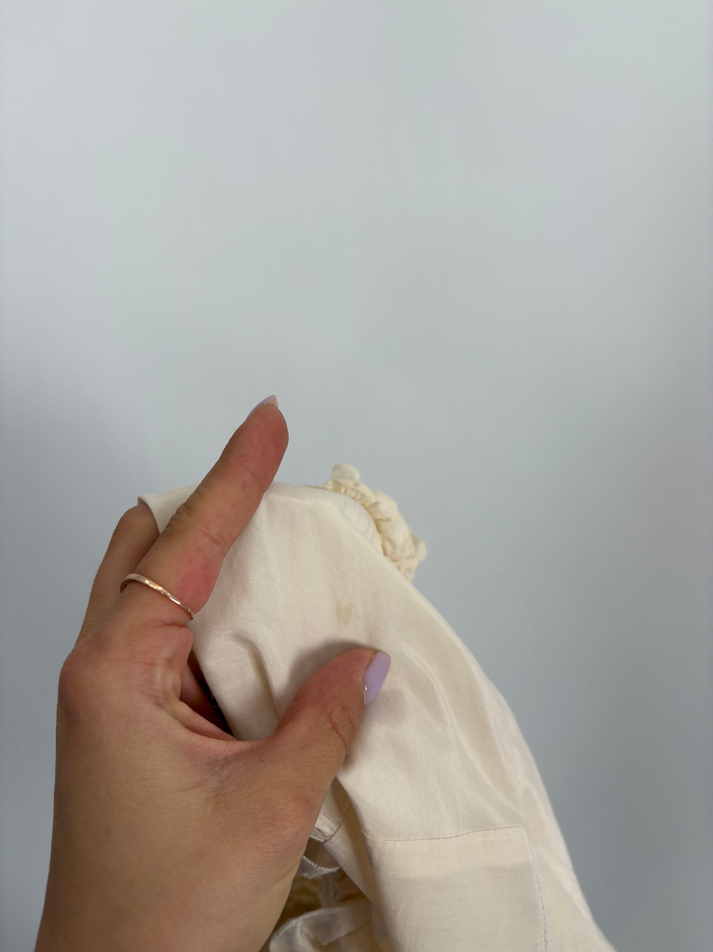 Top butter nude spectaculos din mătase naturală și bumbac