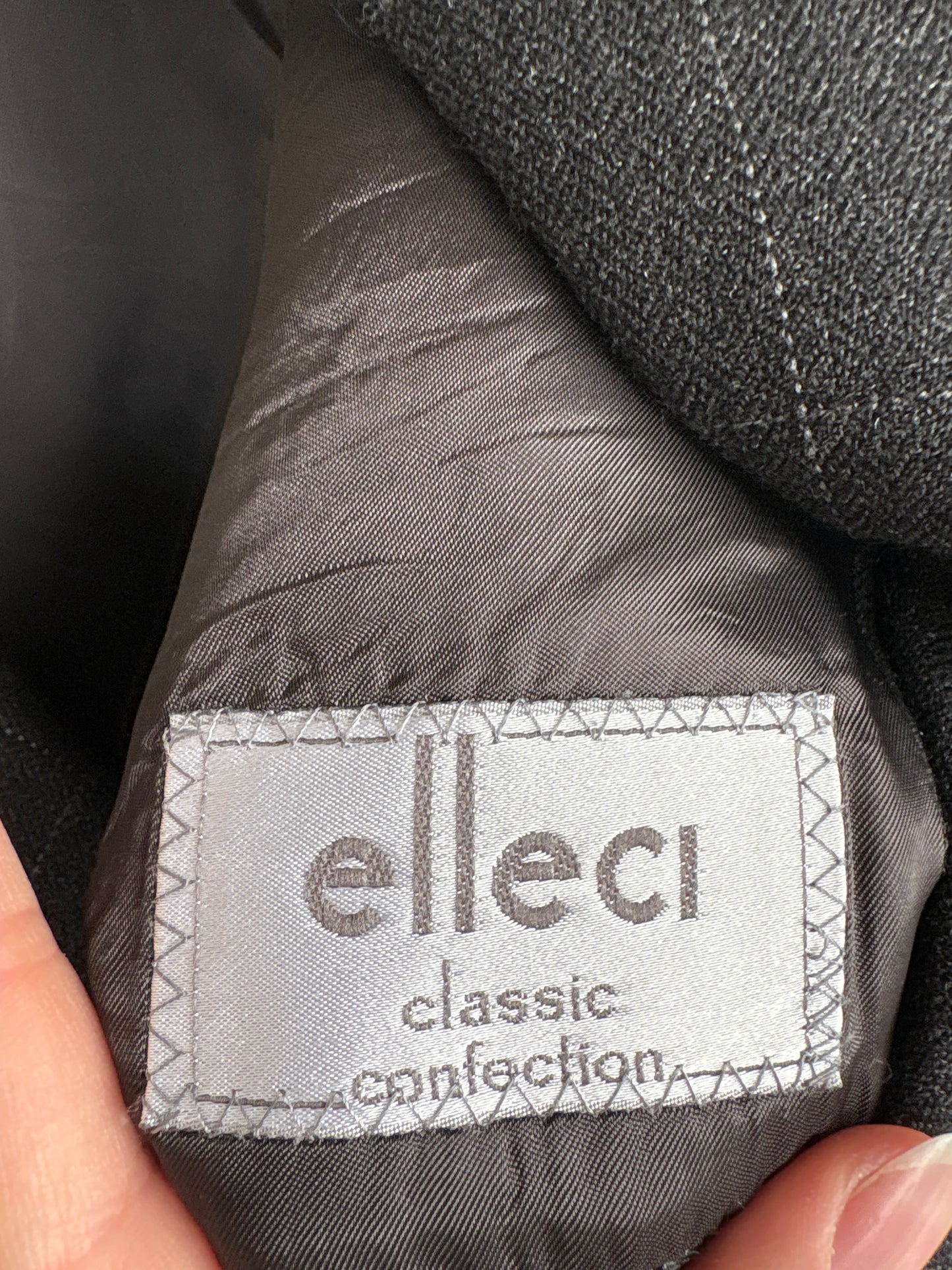 Sacou charcoal gray în carouri fine din stofă de lana extrafina pura certificată